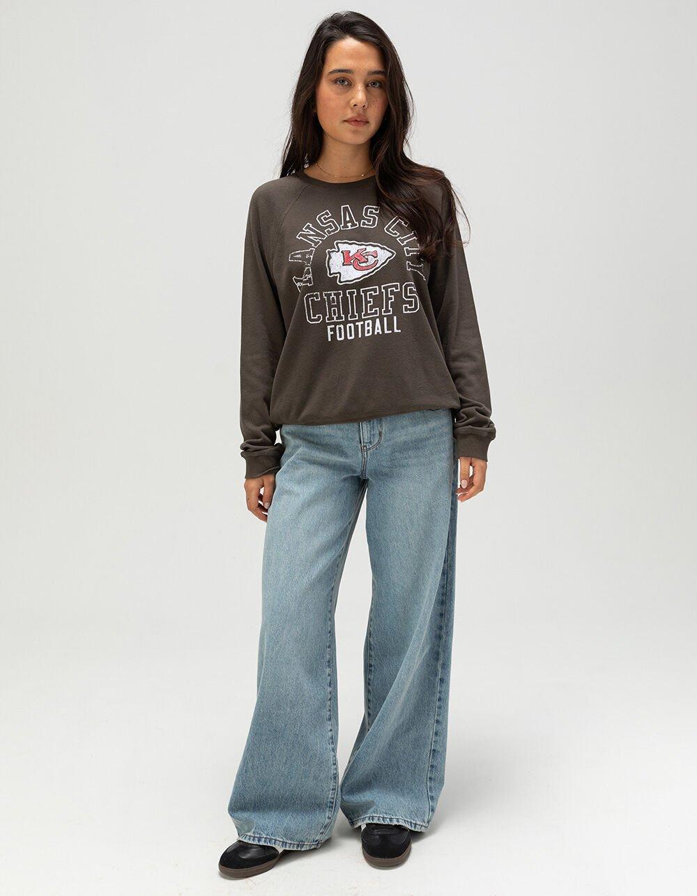 JUNK FOOD Kansas City Chiefs Flocked Raglan Crew Womens Sweatshirt - BLACK Product Image