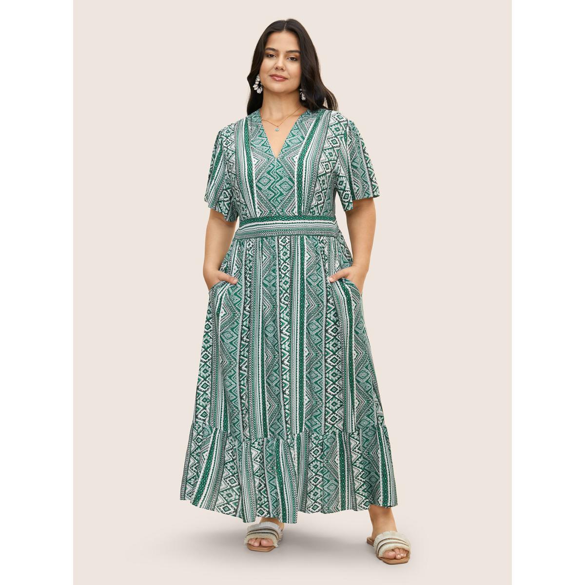 Plus Size Bandana Print Shirred Patchwork Hem Maxi Dress Emerald Women Resort V-neck Short sleeve Curvy BloomChic 30/6X Product Image