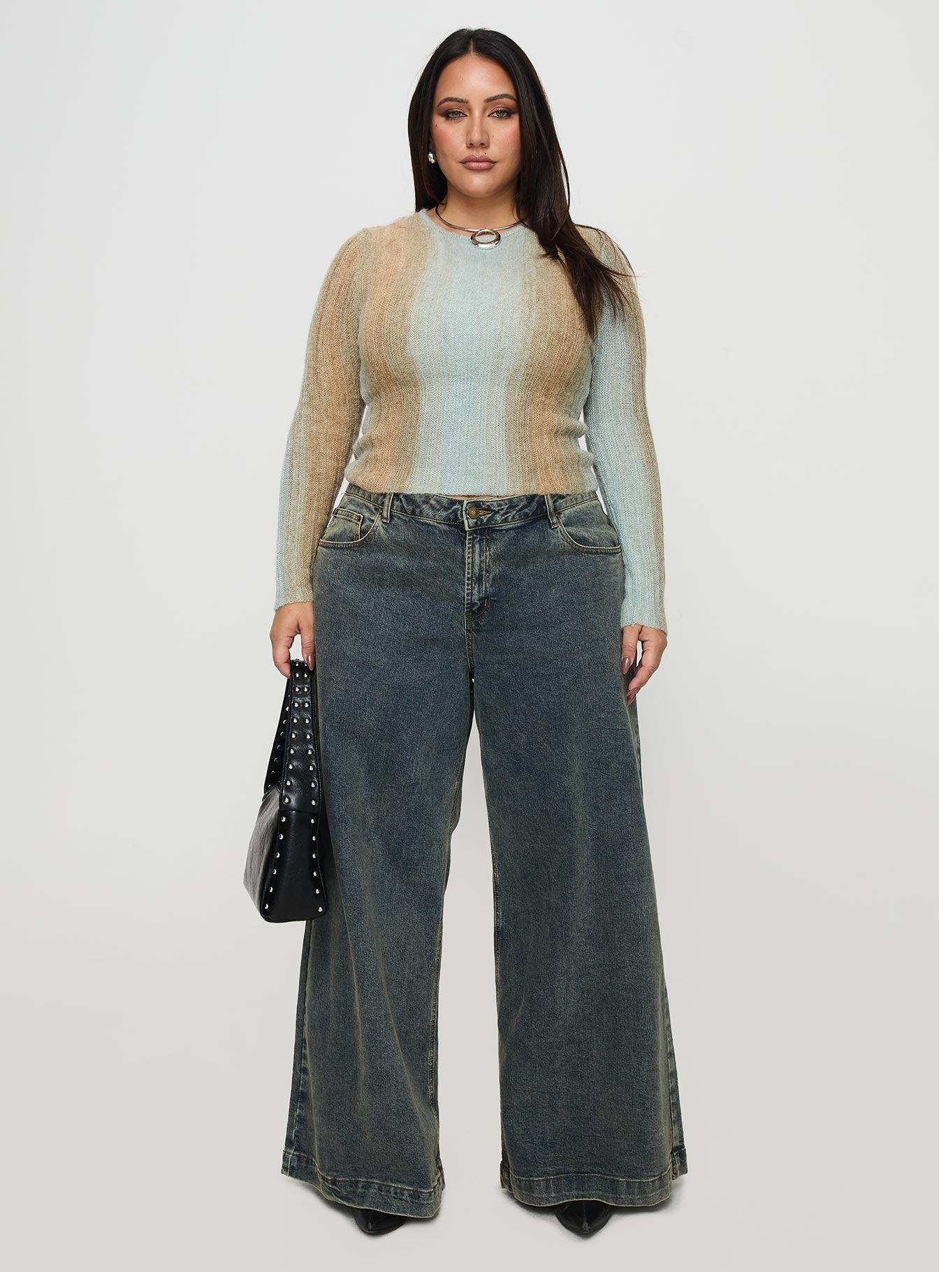 Cardenas Long Sleeve Top Green Curve Product Image