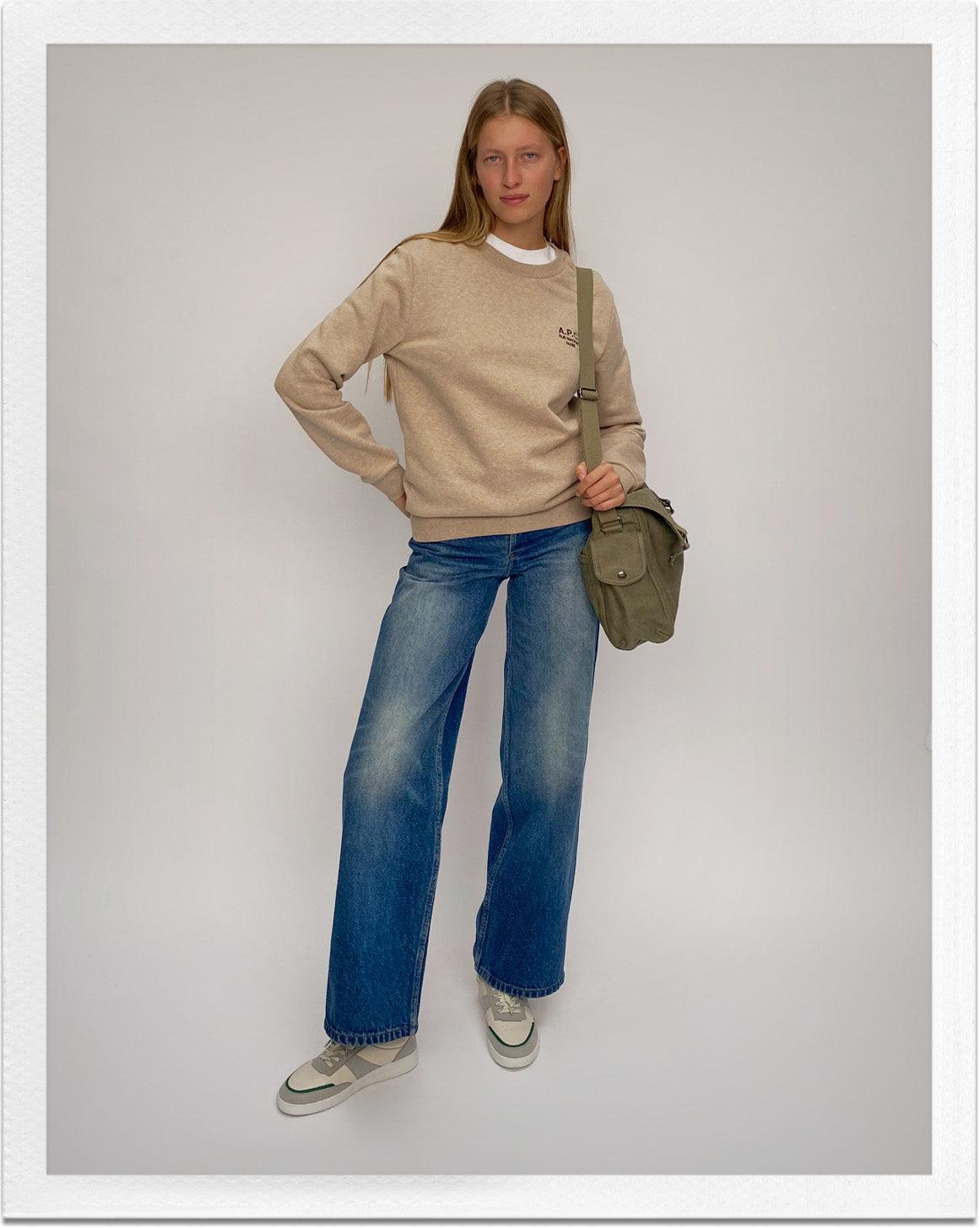 Standard Rue Madame Unisex sweatshirt (W) Unisex Product Image