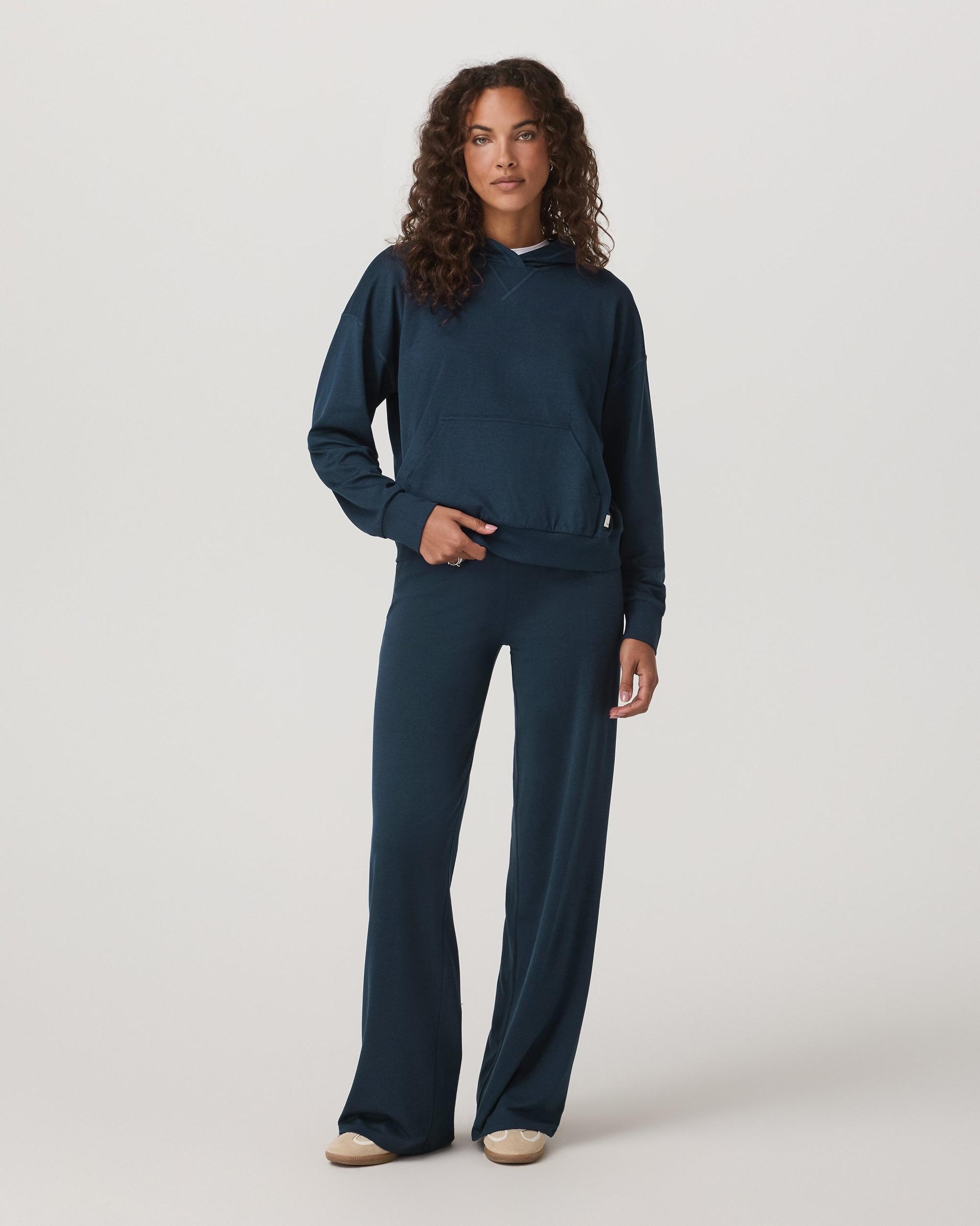 Halo Modern Pullover Hoodie Product Image