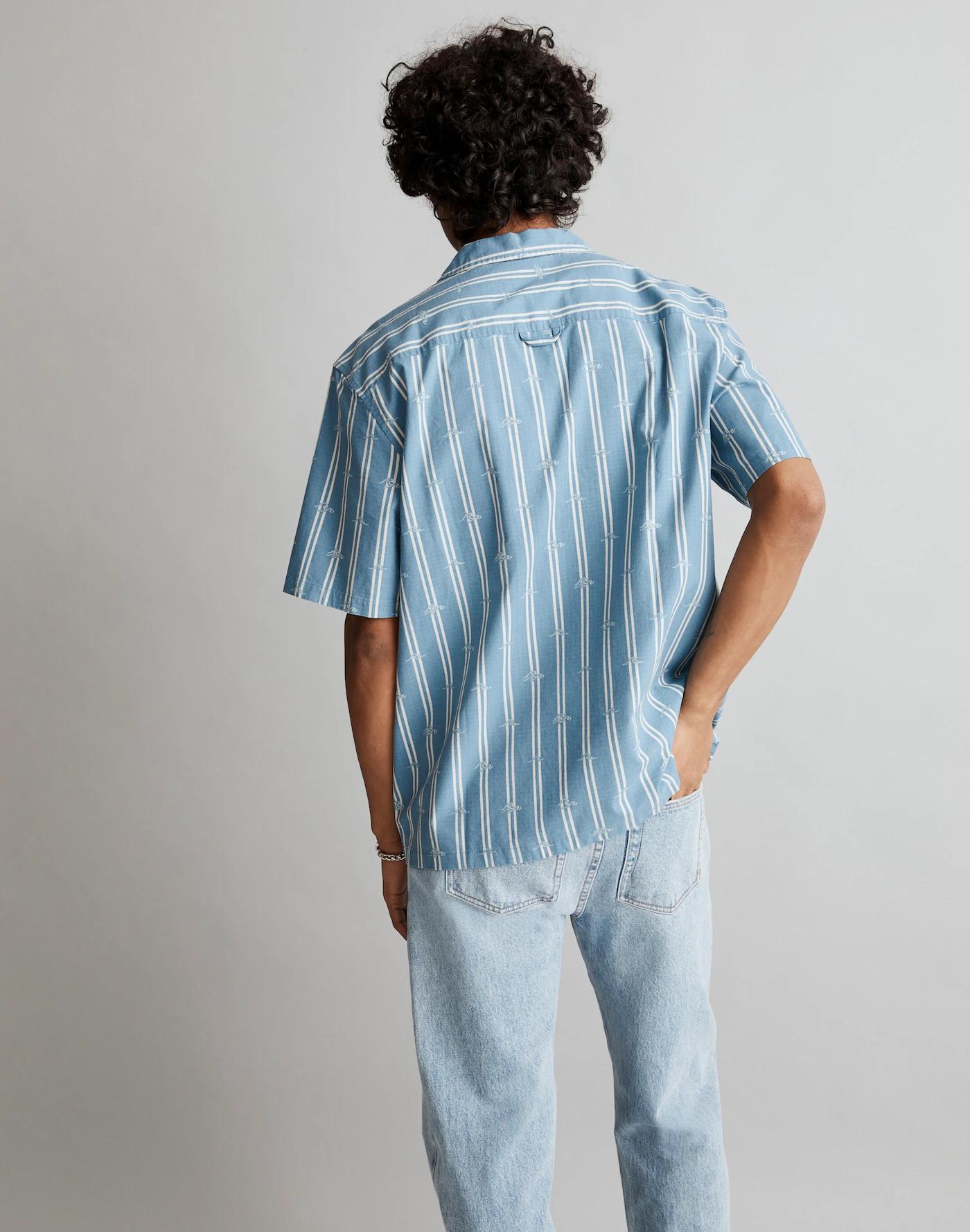Boxy Short-Sleeve Shirt in Wave Print Product Image