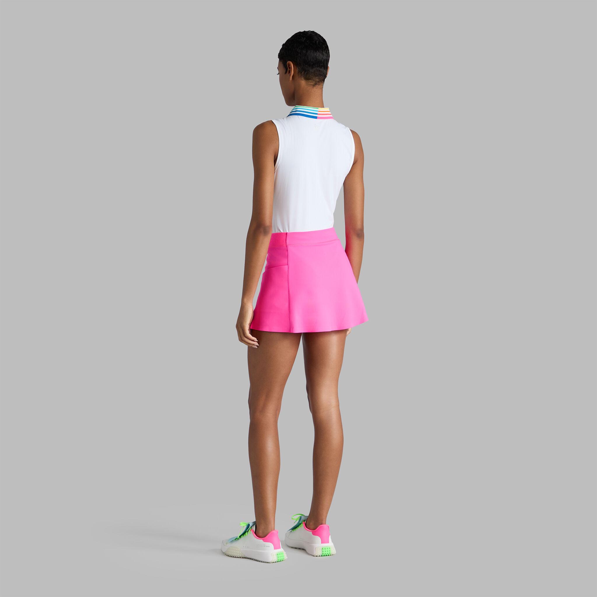 GRADIENT COLLAR SILKY TECH NYLON SLEEVELESS POLO Product Image