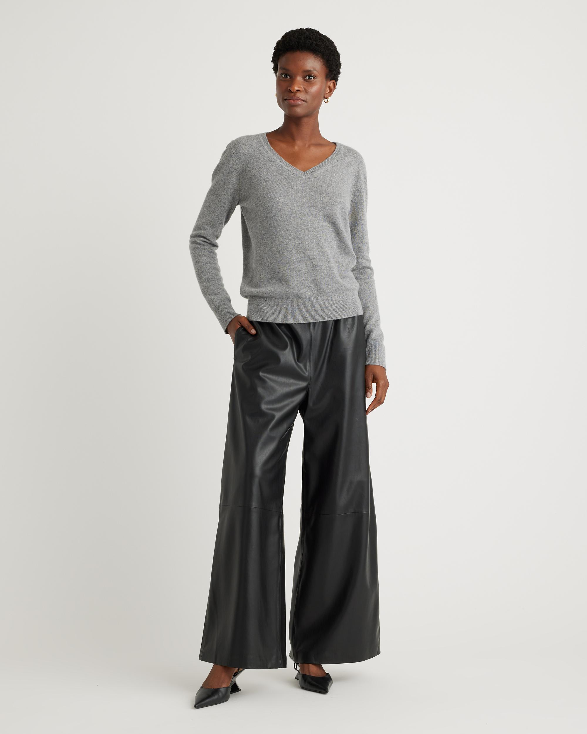 Quince | Women's Mongolian Cashmere V-Neck Sweater Product Image