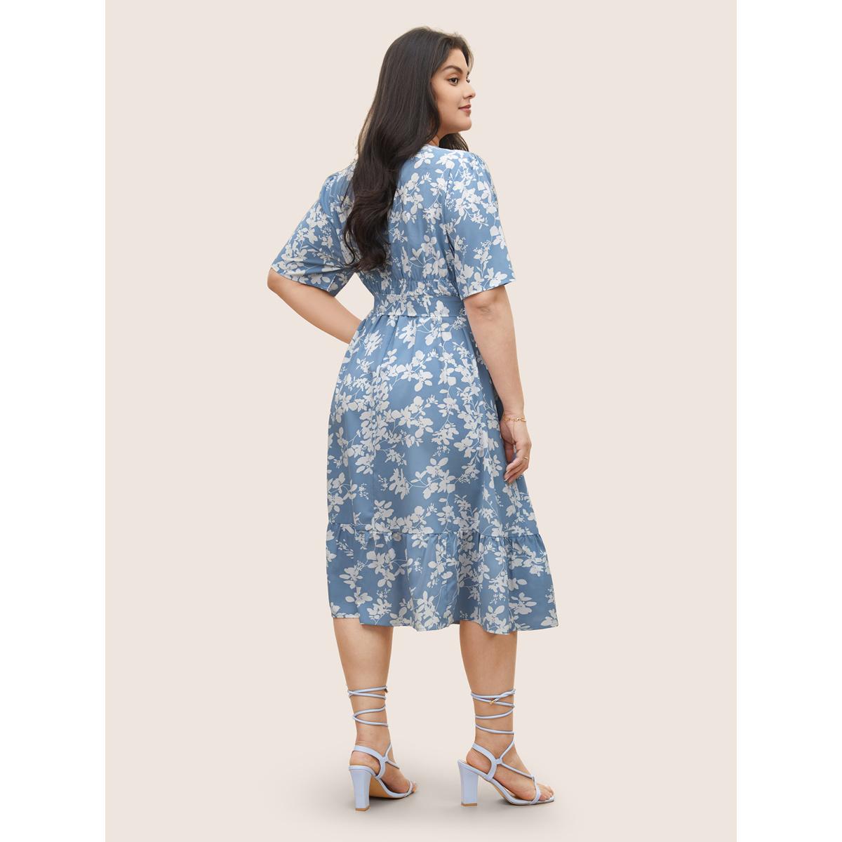 Plus Size Silhouette Floral Print Patchwork Elastic Waist Dress LightBlue Women Elegant Non V-neck Short sleeve Curvy Midi Dress BloomChic 18-20/2X Product Image