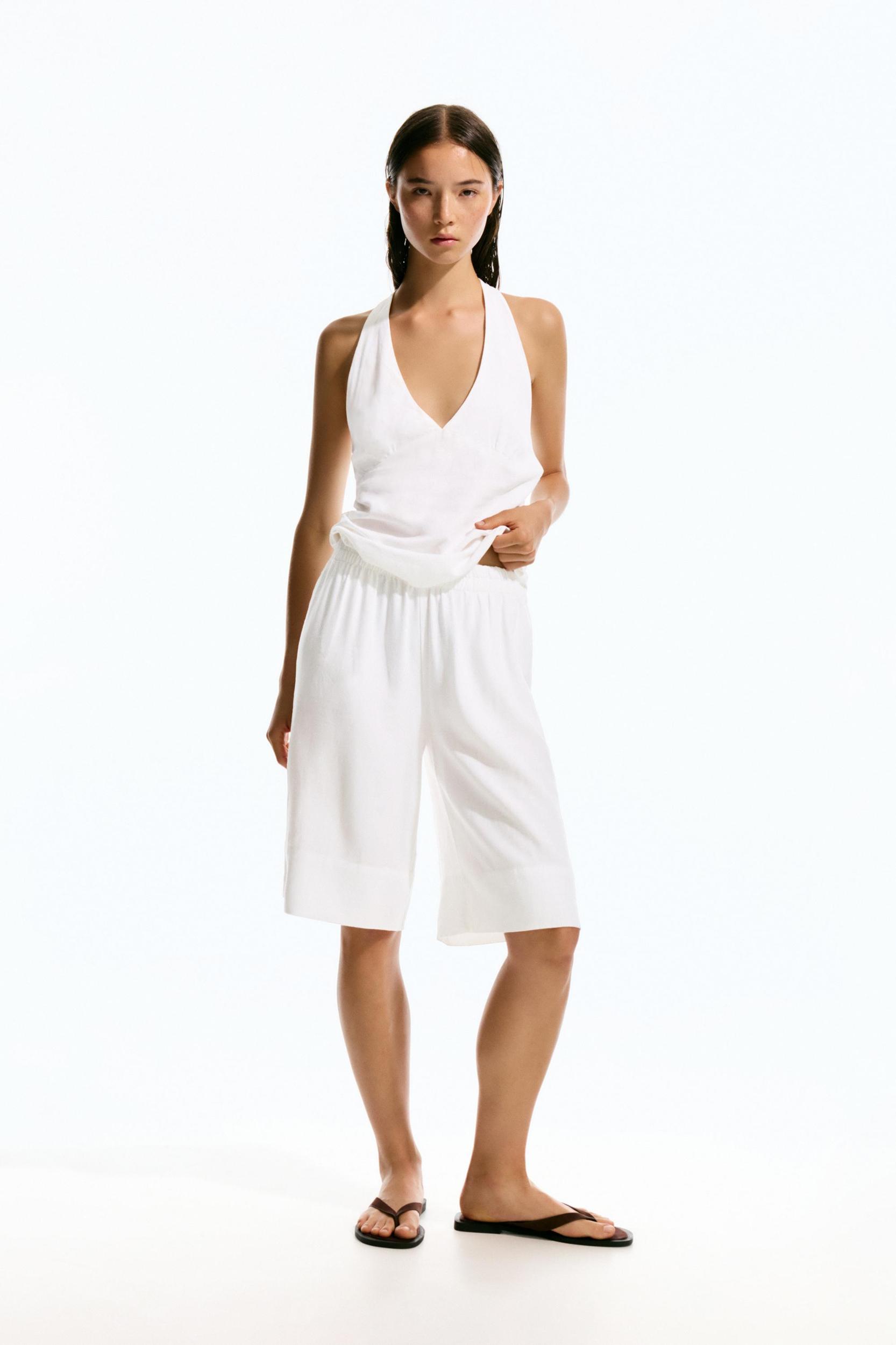 Linen Bermuda shorts Product Image