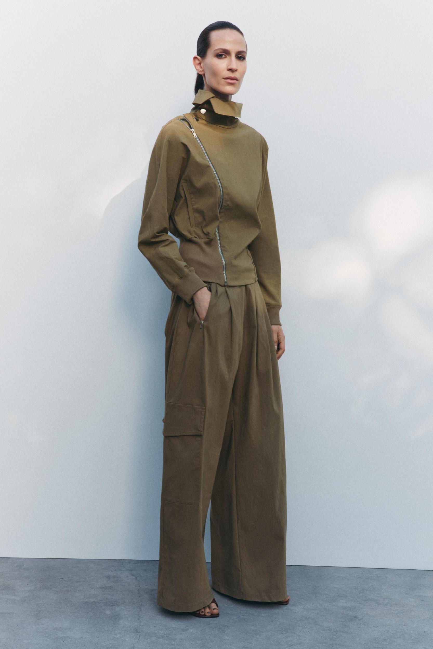 PLEATED RELAXED FIT PANTS Product Image