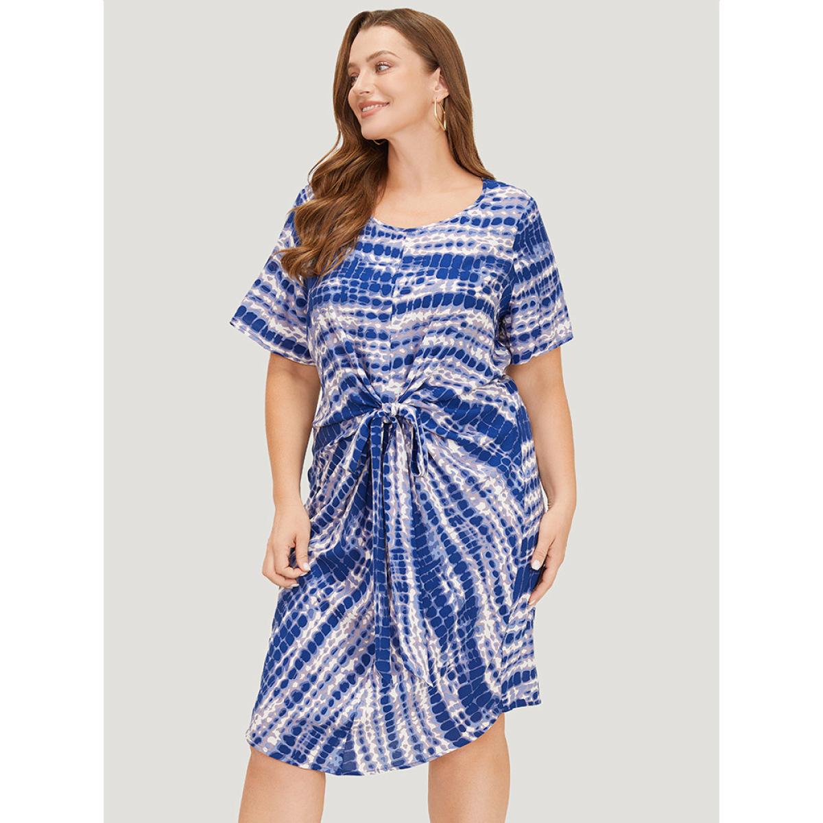 Plus Size Tie Dye Pocket Twist Front Curved Hem Dress Indigo Women Vacation Gathered Round Neck Short sleeve Curvy Knee Dress BloomChic 28/5X Product Image