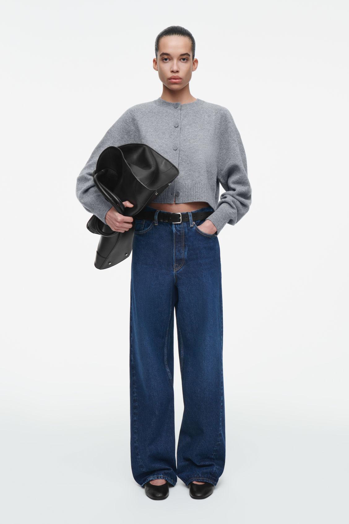 CROPPED WOOL CARDIGAN Product Image