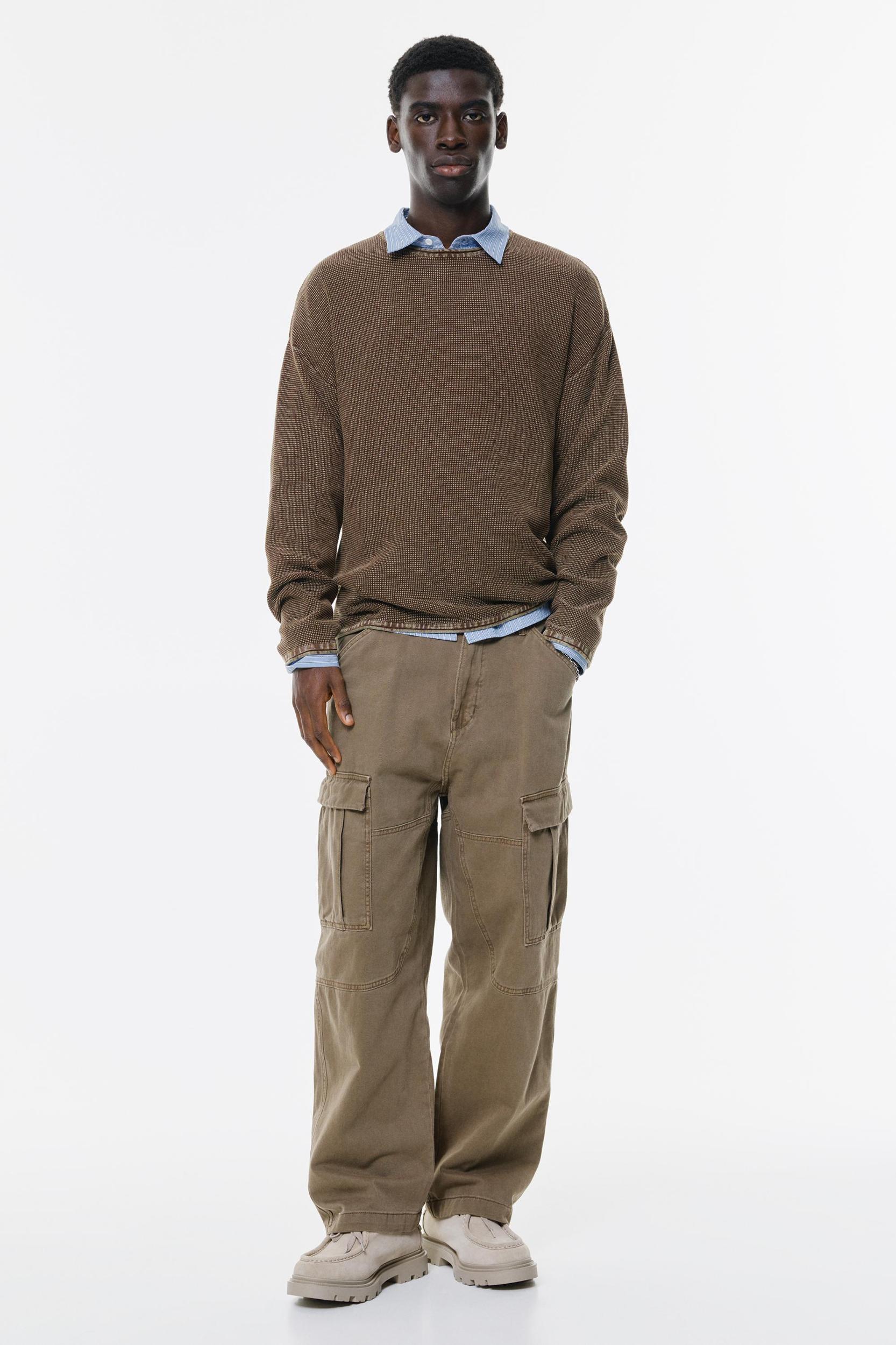 Baggy cargo trousers Product Image