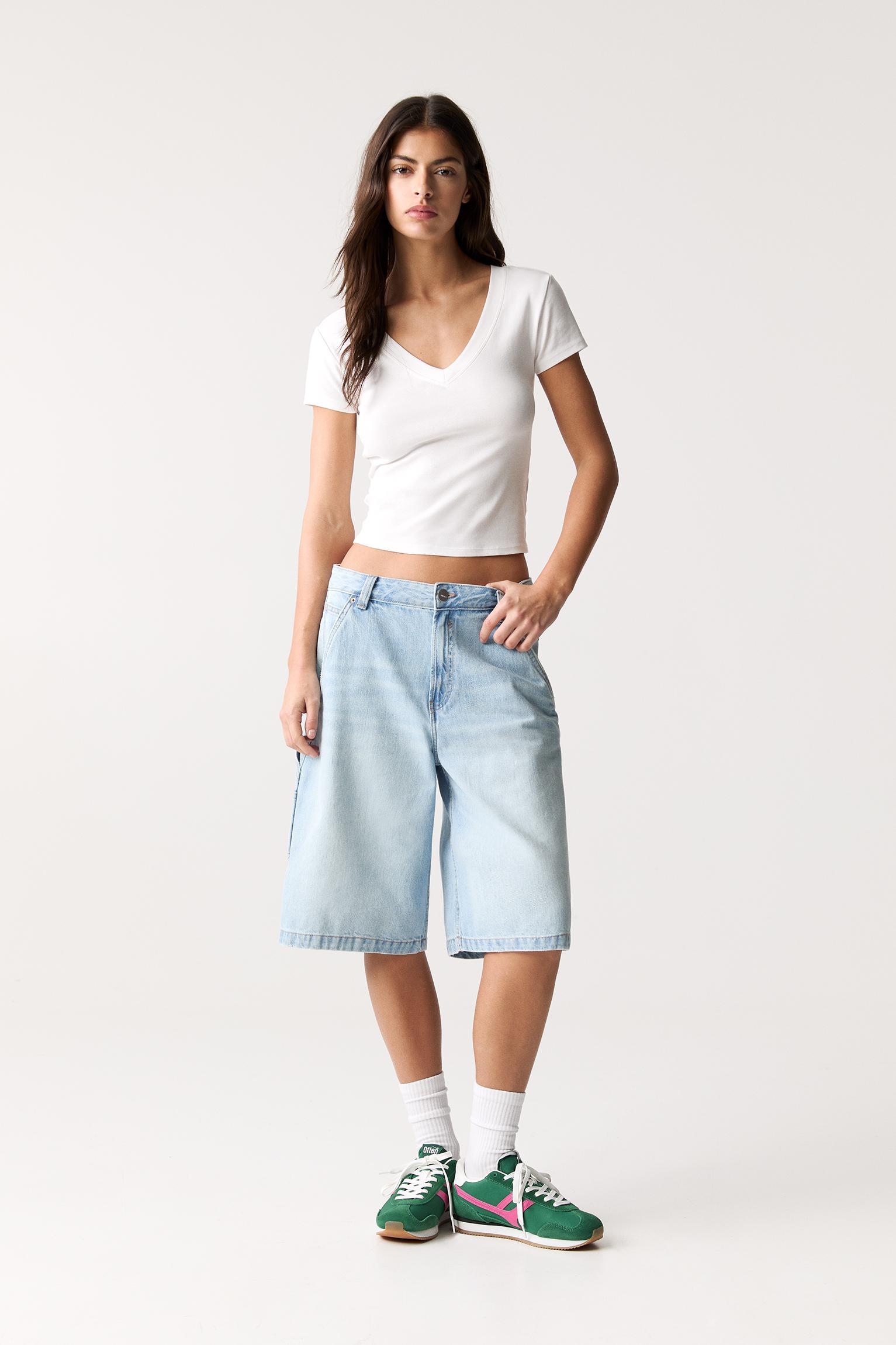 V-neck top Product Image