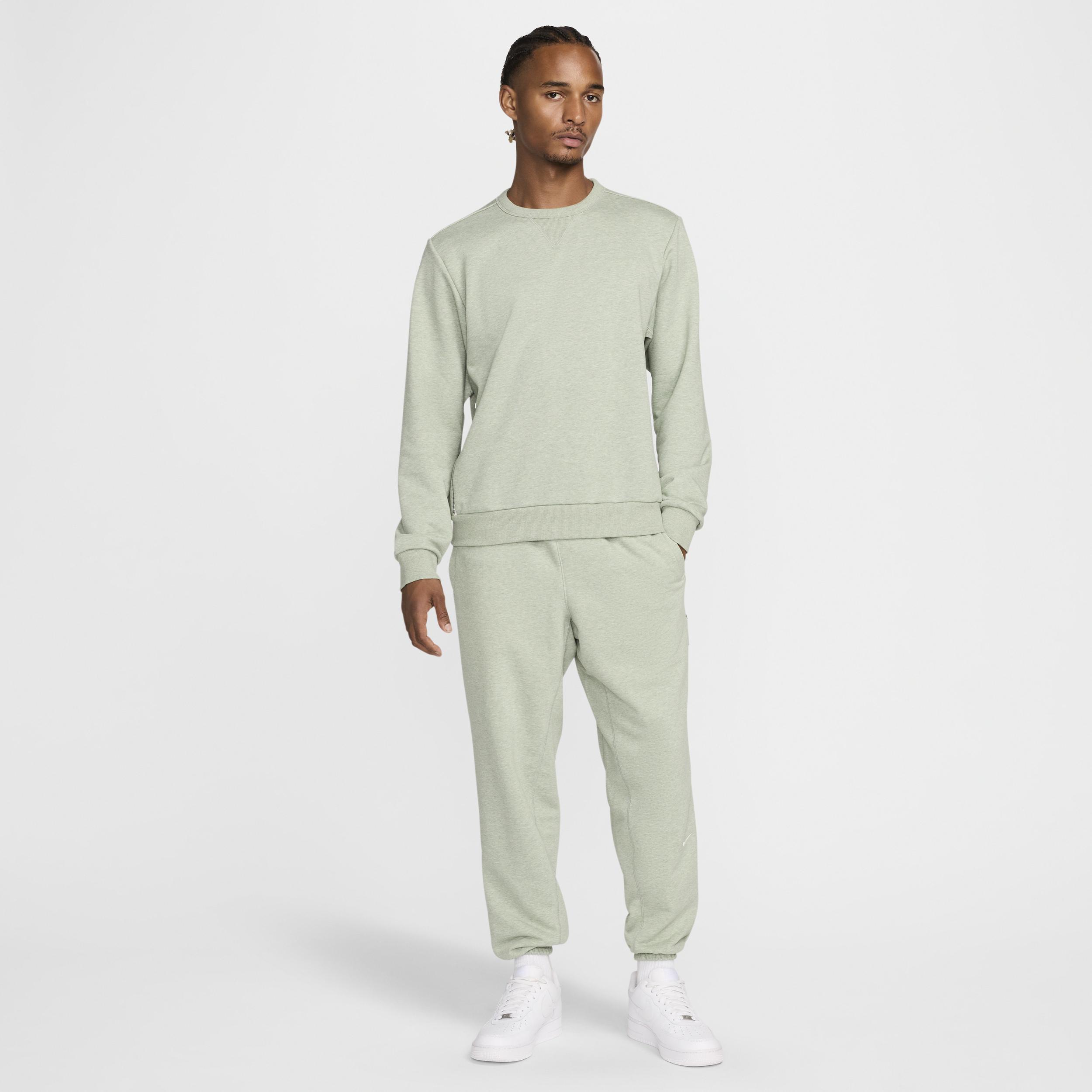 Nike Standard Issue Men's Dri-FIT Basketball Crew-Neck Sweatshirt Product Image