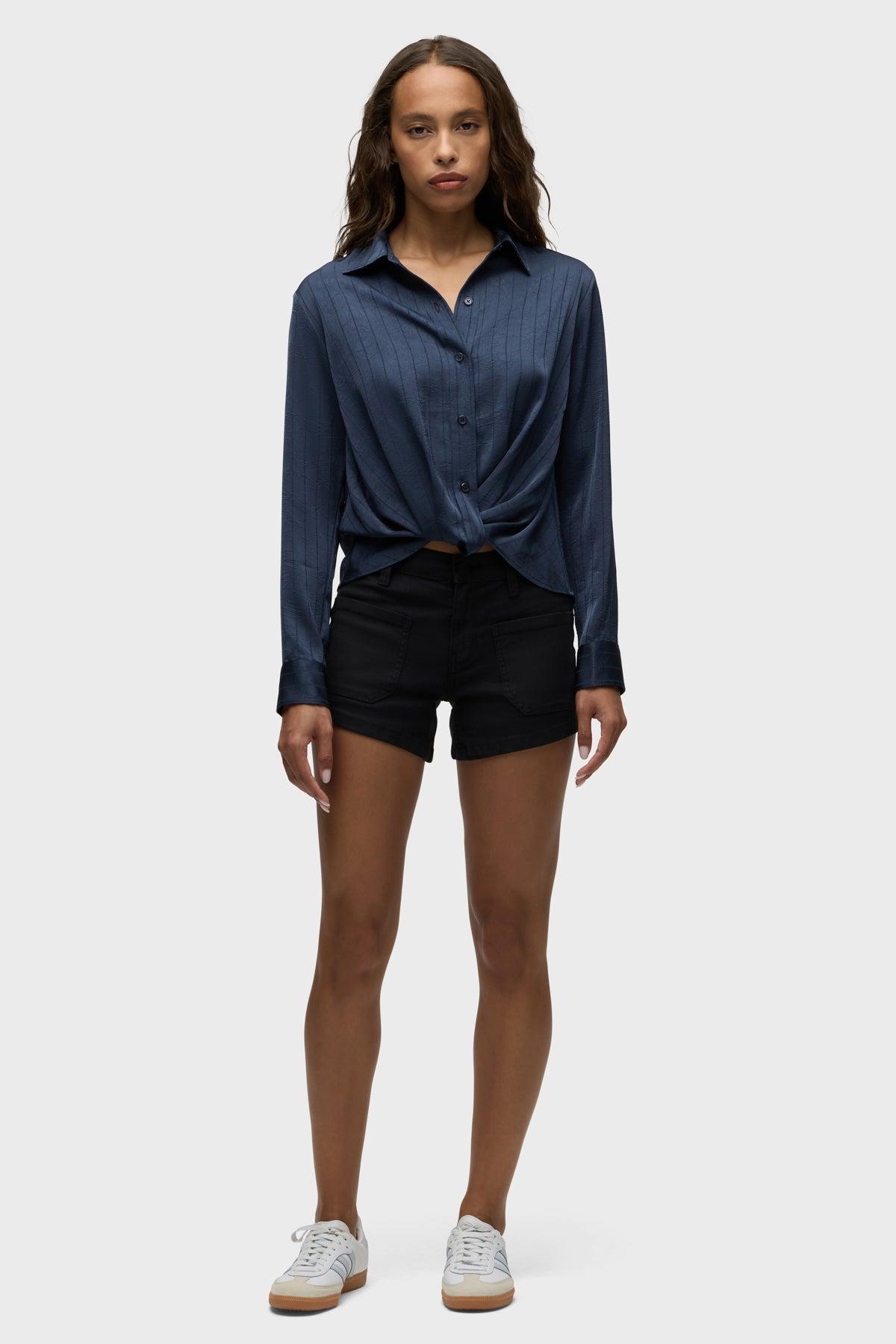 Mid-Rise Patch Pocket Short Female Product Image