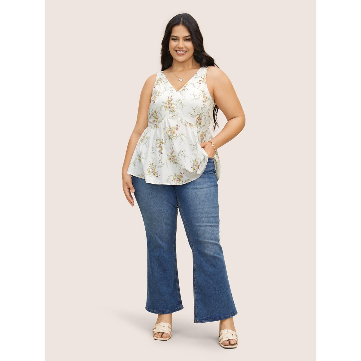 Plus Size V Neck Floral Print Adjustable Straps Cami Top Women Originalwhite Elegant Contrast V-neck Everyday Tank Tops Camis BloomChic 30/6X Product Image