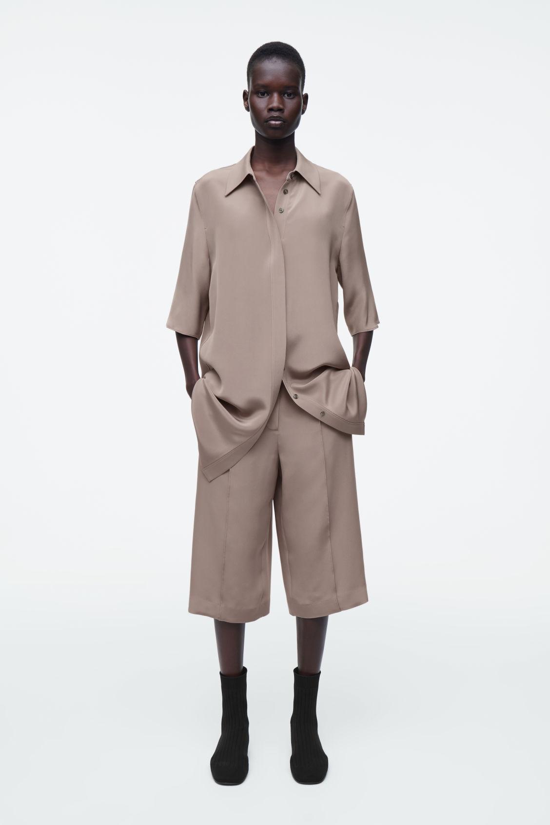 TAILORED SILK SHORTS Product Image