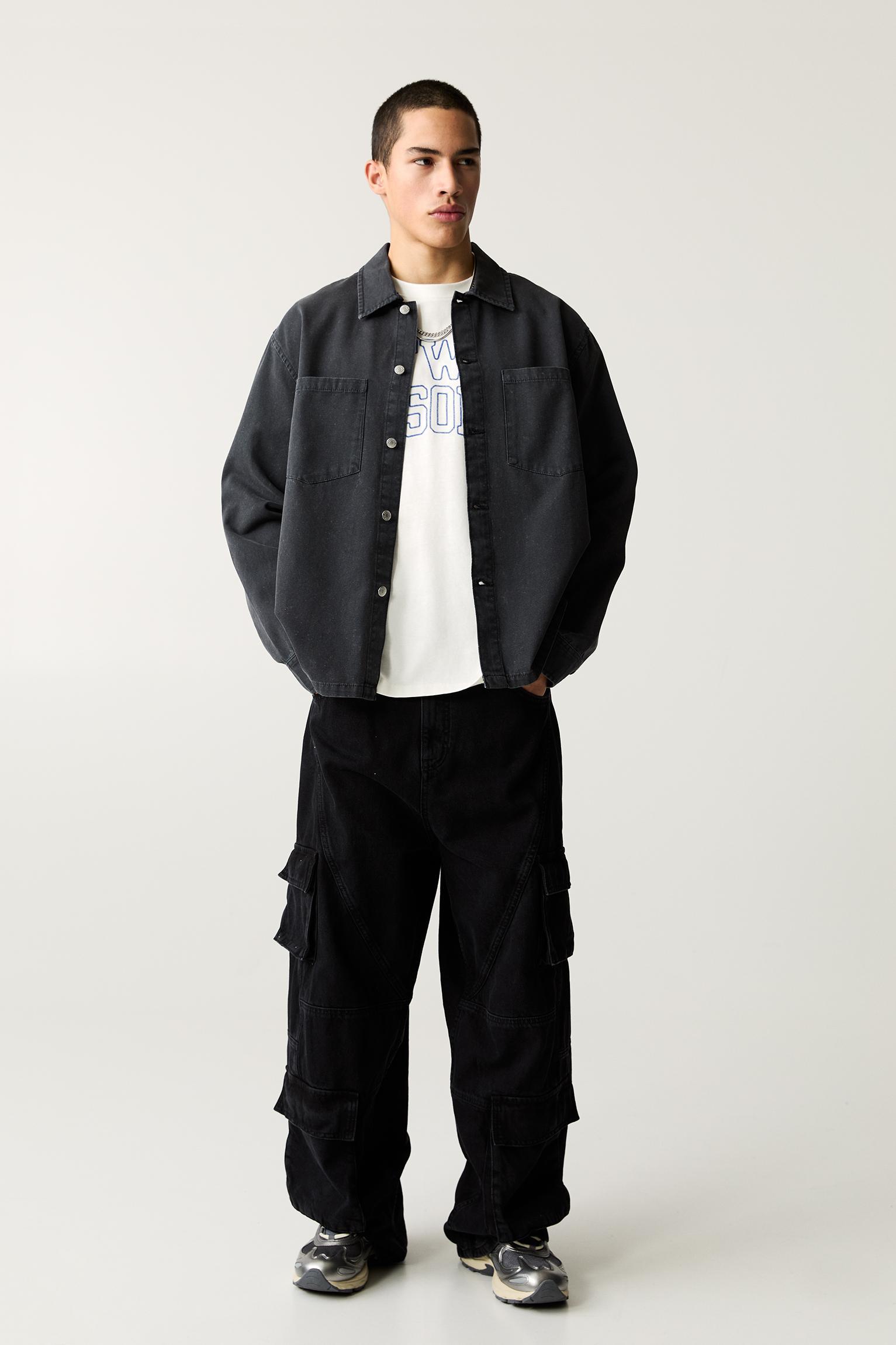 Shirt with front pockets Product Image