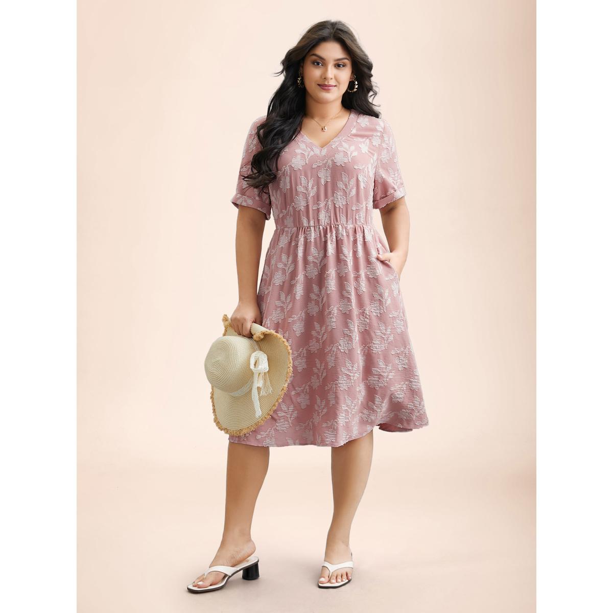 Plus Size V-Neck Floral Textured Pockets Dress Crepe Women Elegant Texture V-neck Short sleeve Curvy BloomChic 10/M Product Image