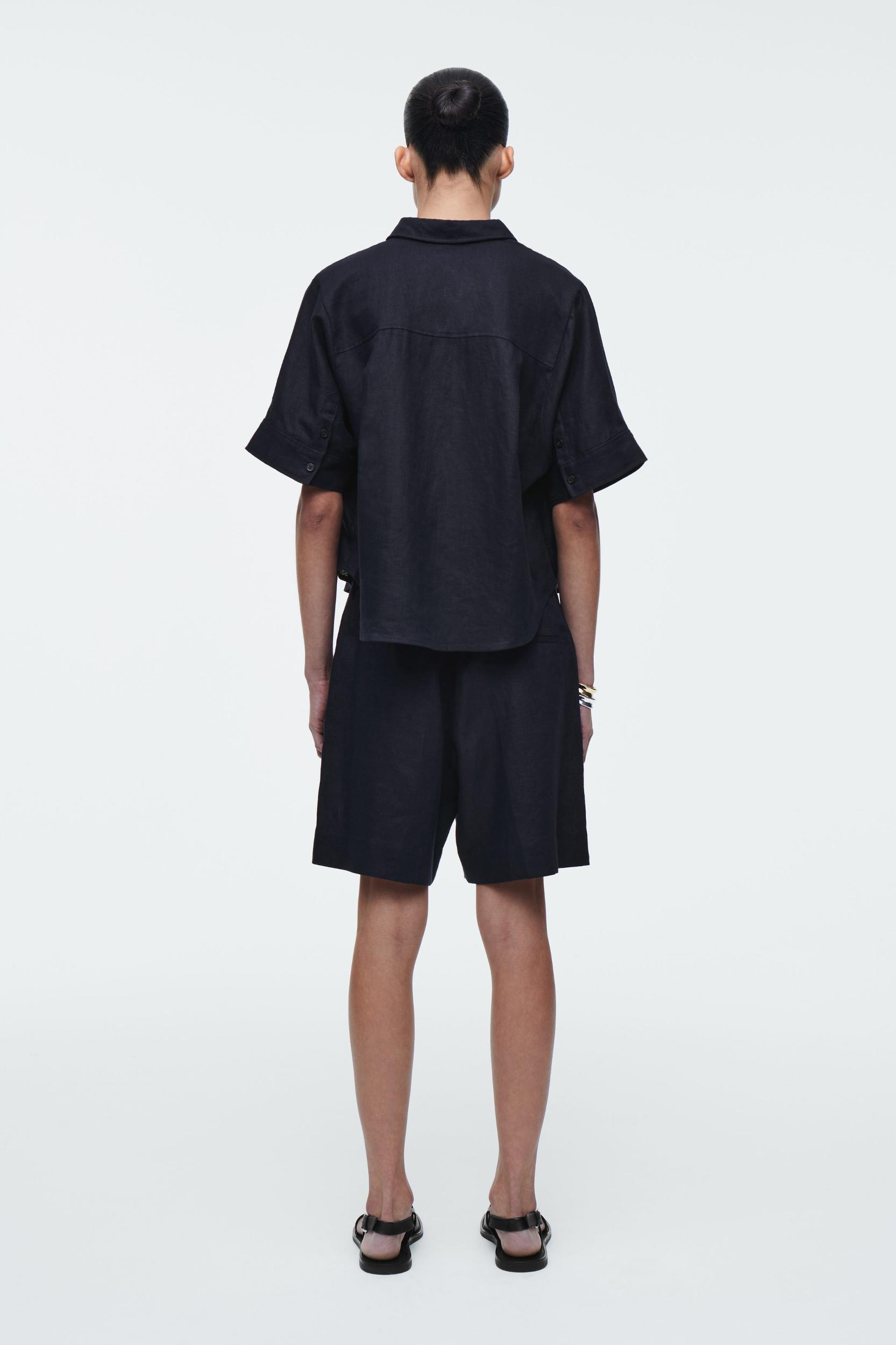 TAILORED ELASTICATED LINEN SHORTS Product Image