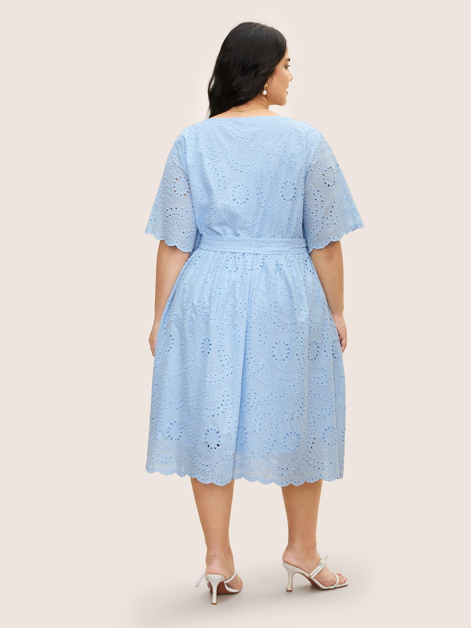 Broderie Anglaise Ruffle Sleeve Ties Dress Female Product Image