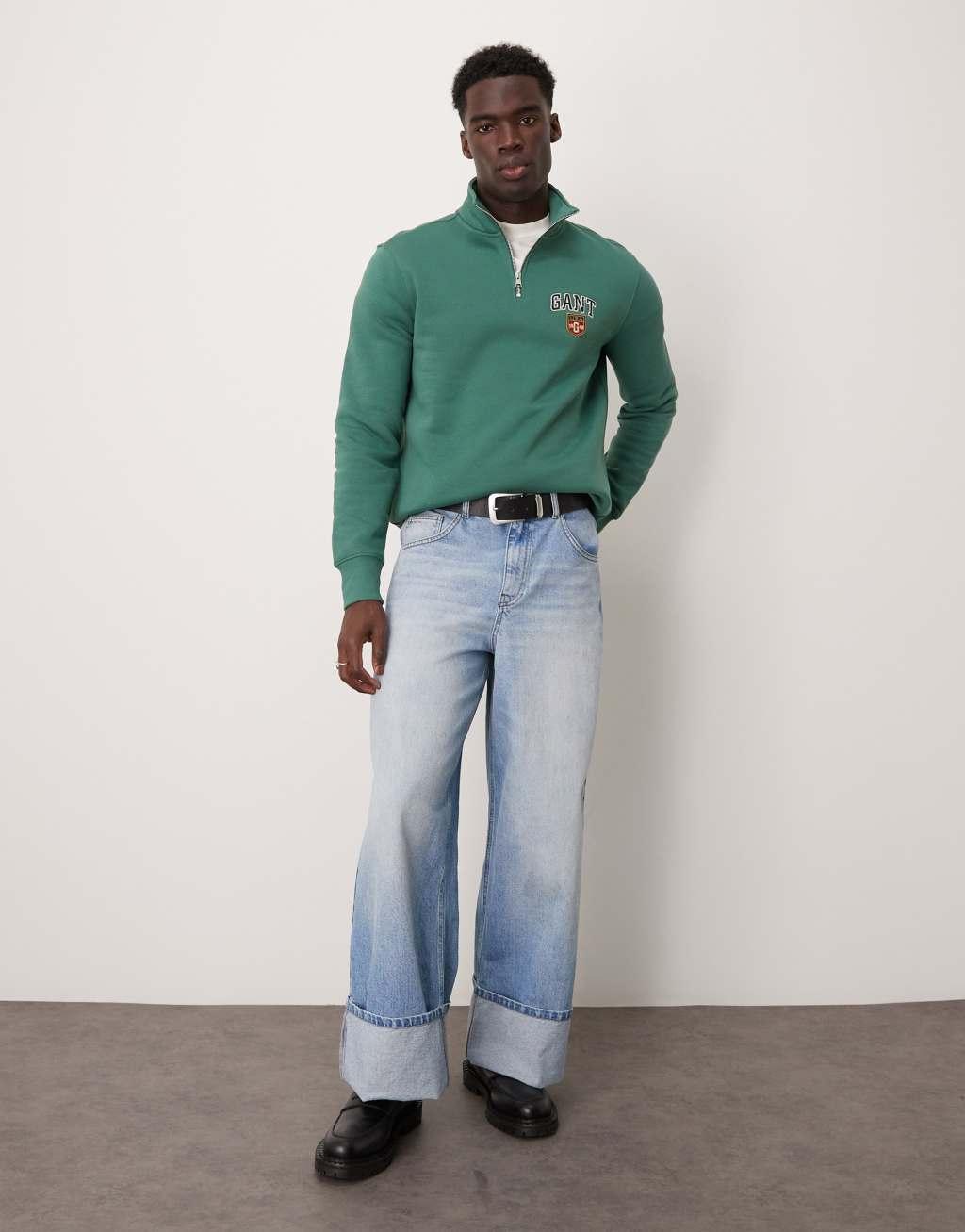 GANT varsity logo half zip sweatshirt in green Product Image