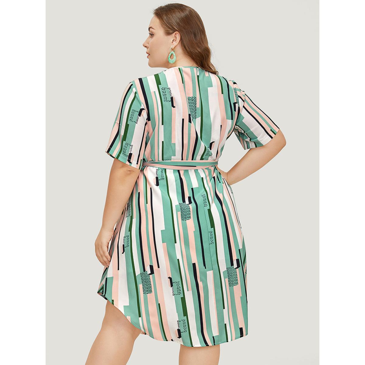 Plus Size Geometric Contrast Curved Hem Pocket Belt Zipper Dress Multicolor Women Office Lined V-neck Short sleeve Curvy Midi Dress BloomChic 14-16/1X Product Image