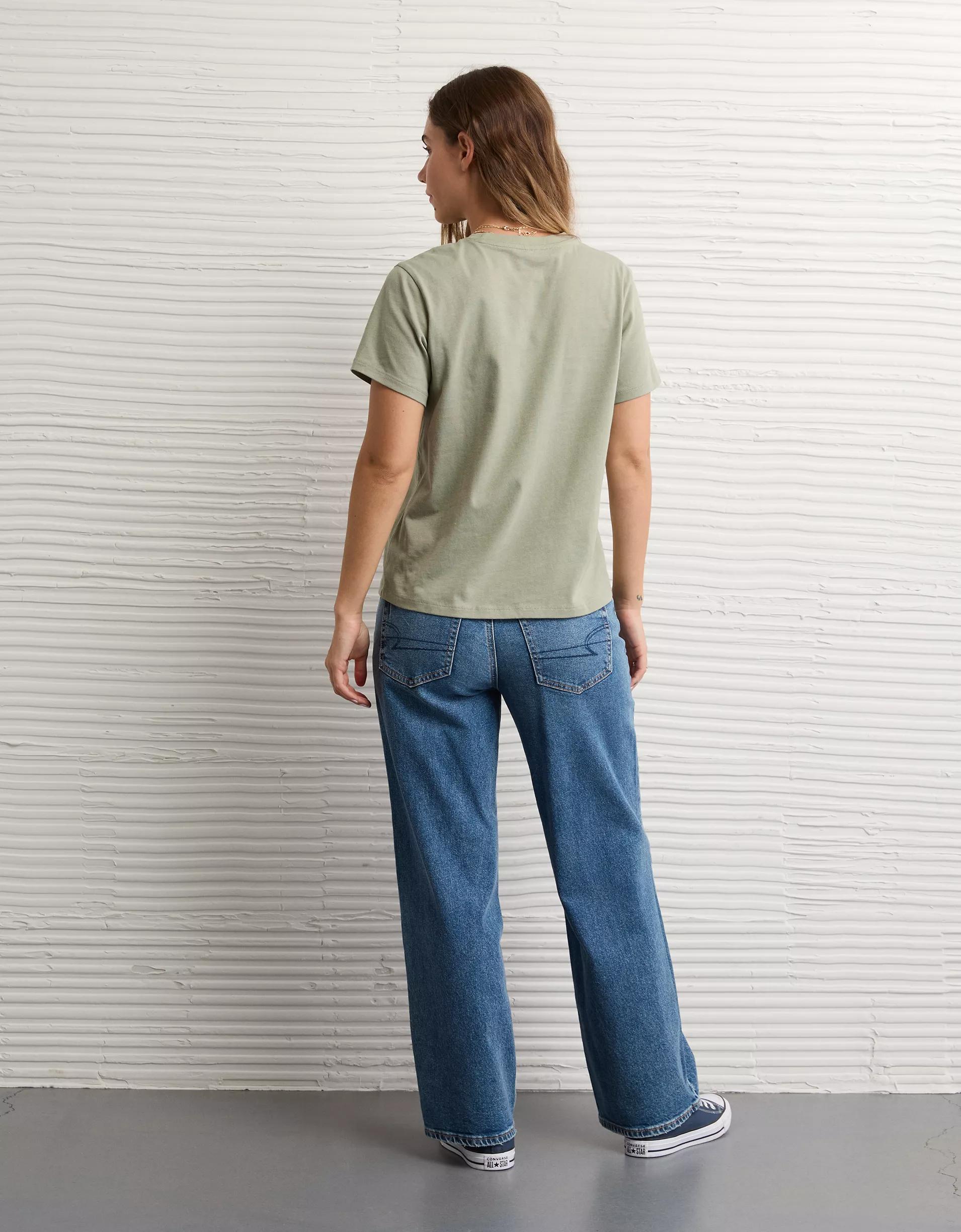 AE Short Sleeve Classic T-Shirt Product Image