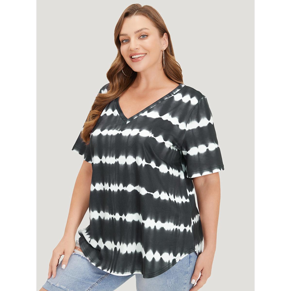 Plus Size Striped Tie Dye Curved Hem T-shirt Black Women Casual Arc Hem Ombre V-neck Dailywear T-shirts BloomChic 26/4X Product Image