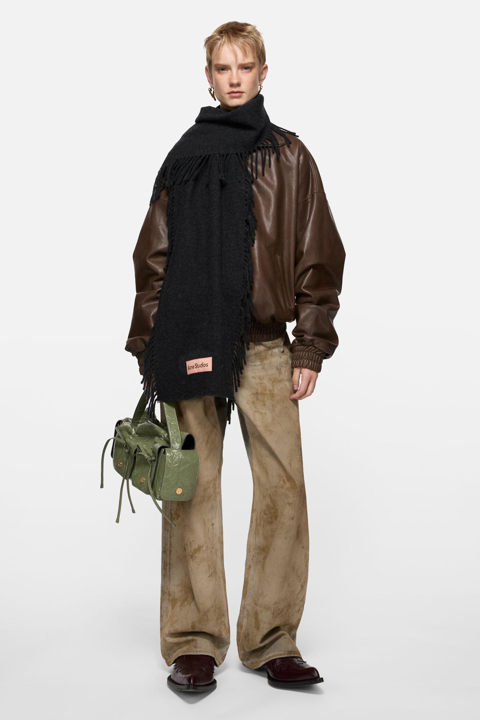 Fringe wool scarf Product Image