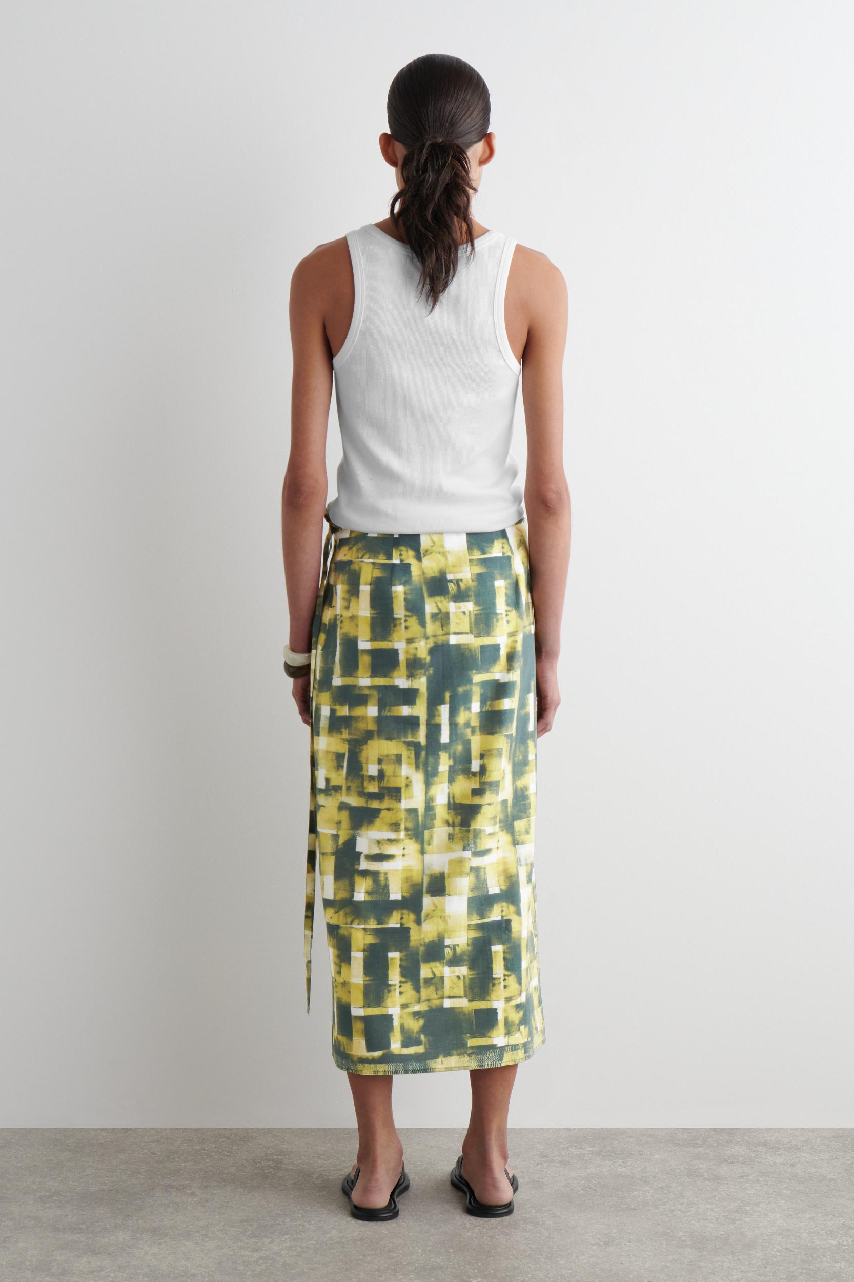 PRINTED MIDI WRAP SKIRT Product Image