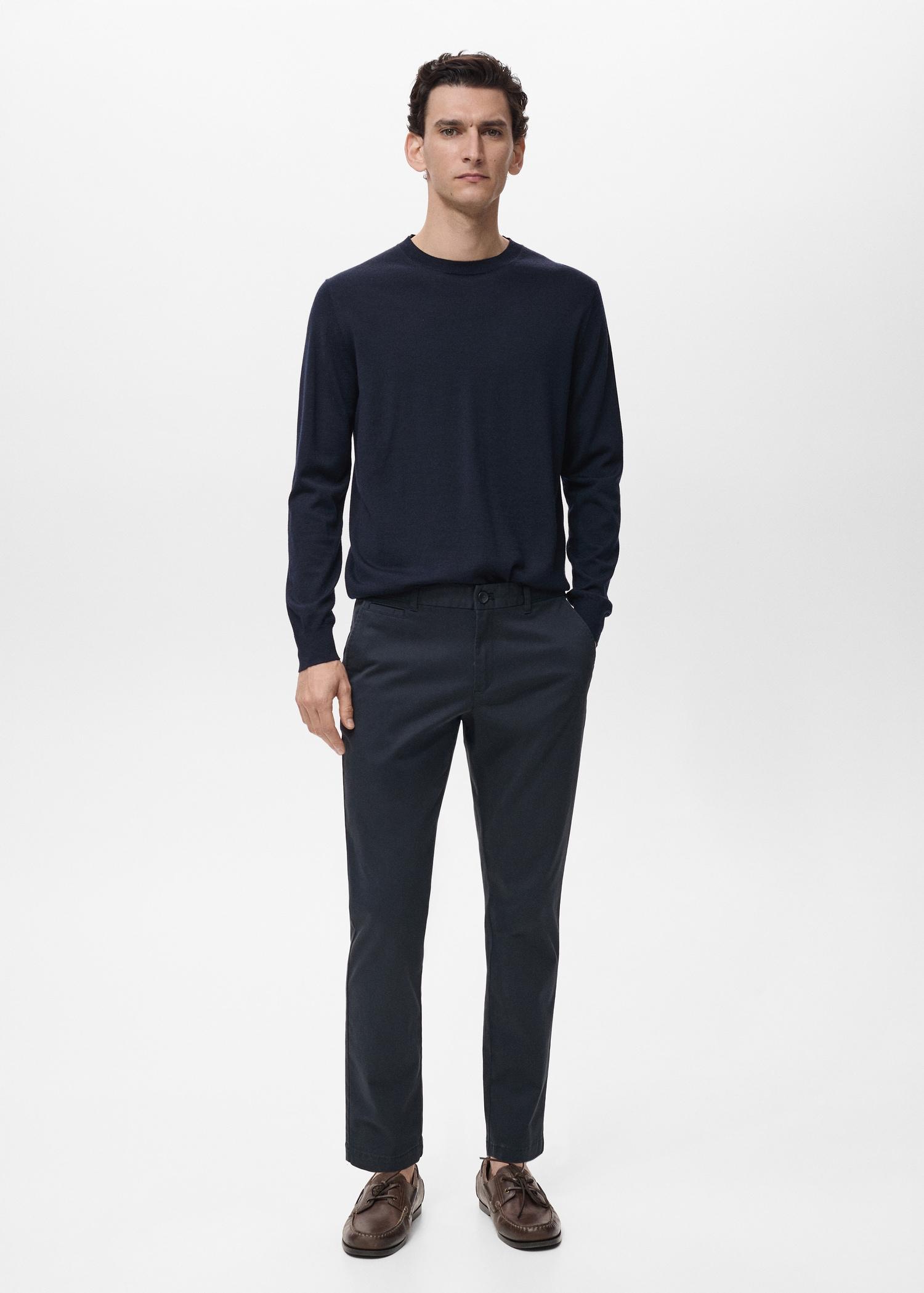 Prato cropped tapered chino pants - Men | MANGO USA Product Image