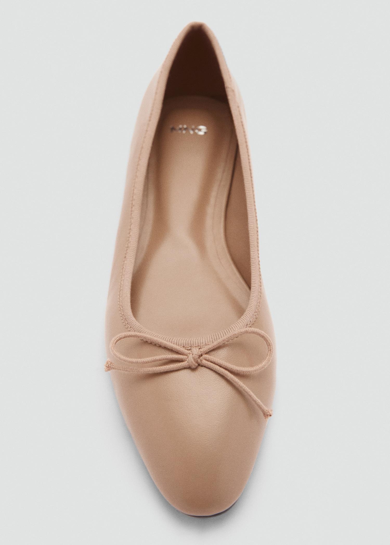 Leather ballet flats - Women | MANGO USA Product Image