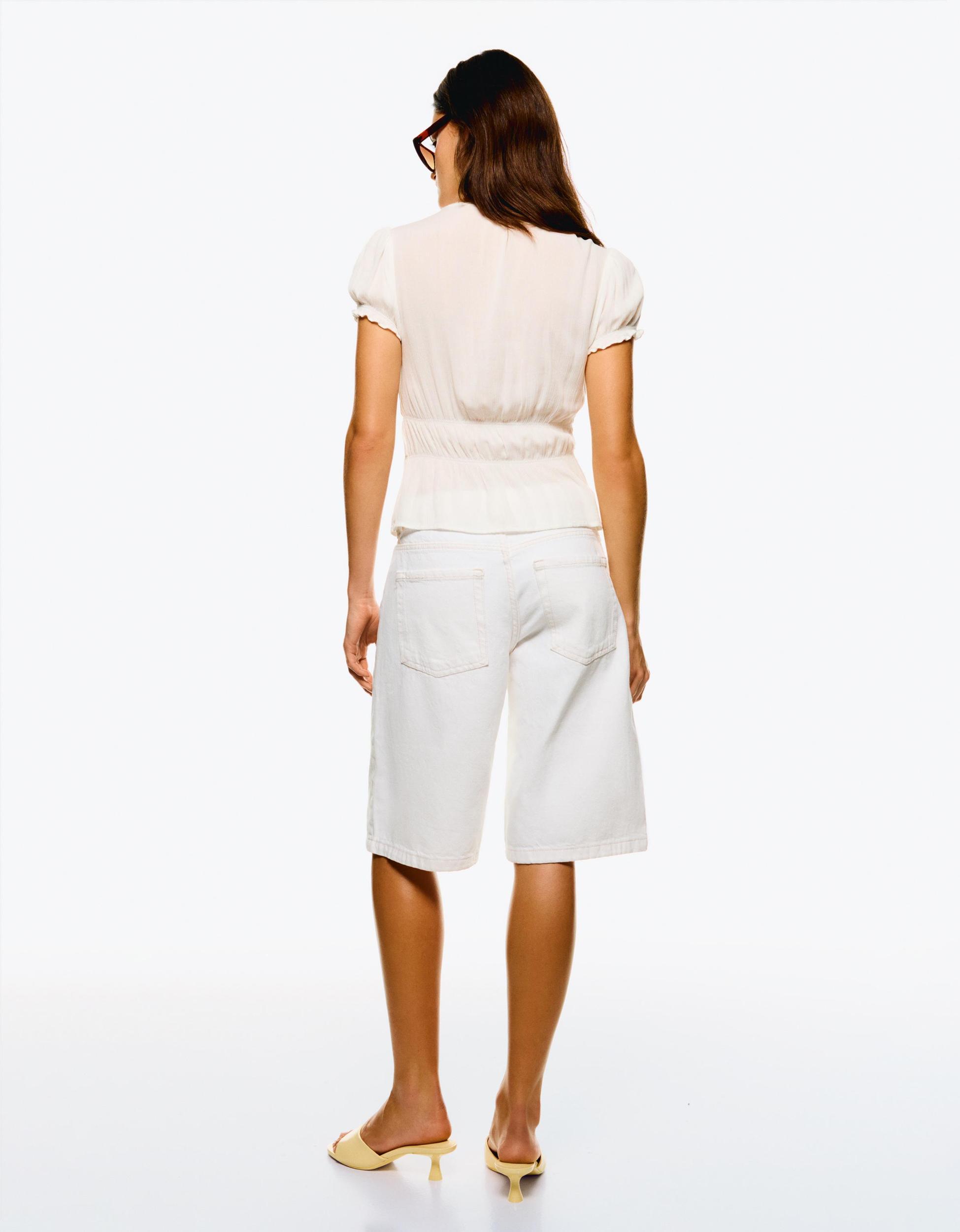 Short sleeve gathered shirt with ties Product Image