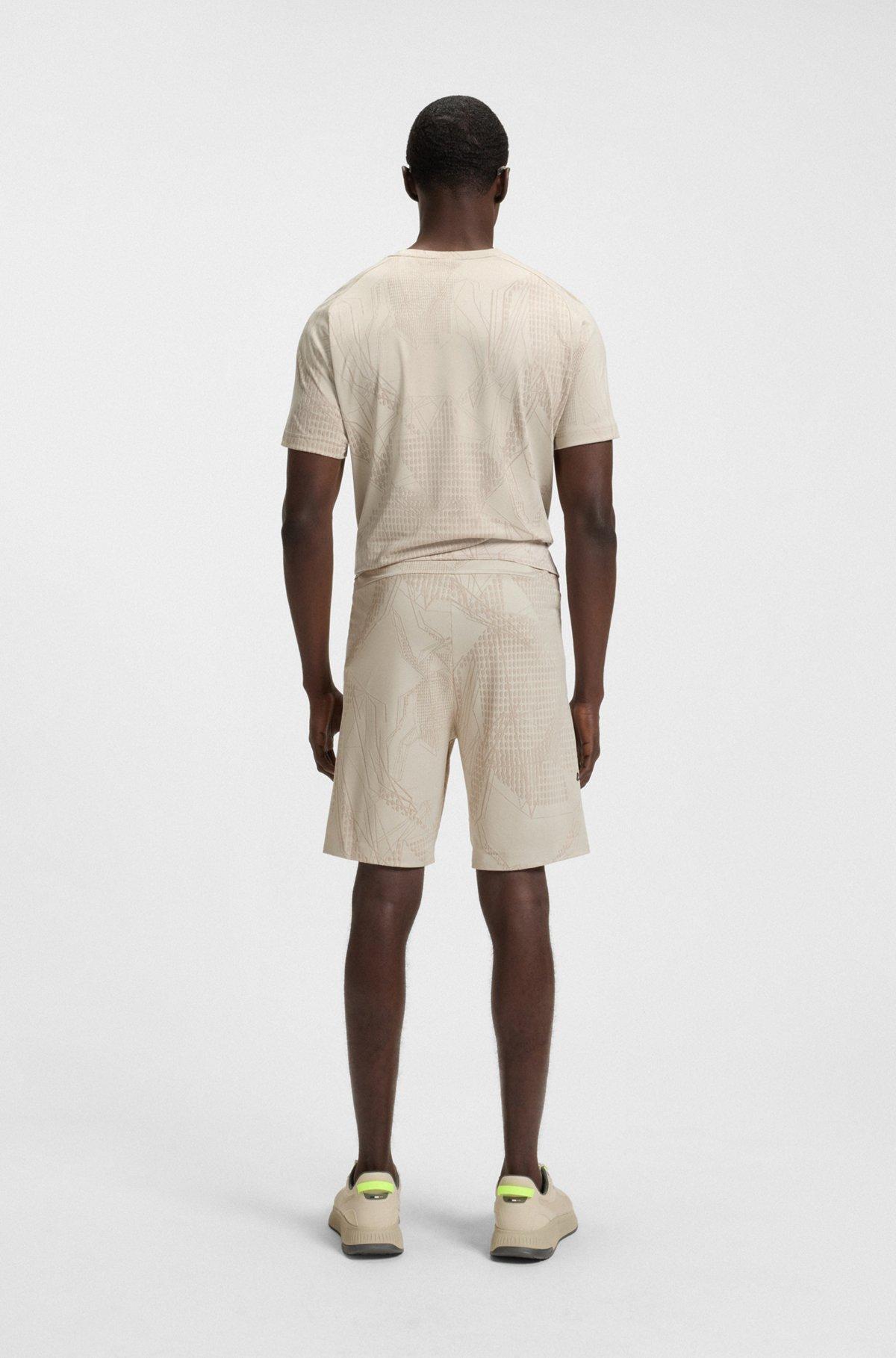 Active patterned shorts in four-way stretch fabric Product Image