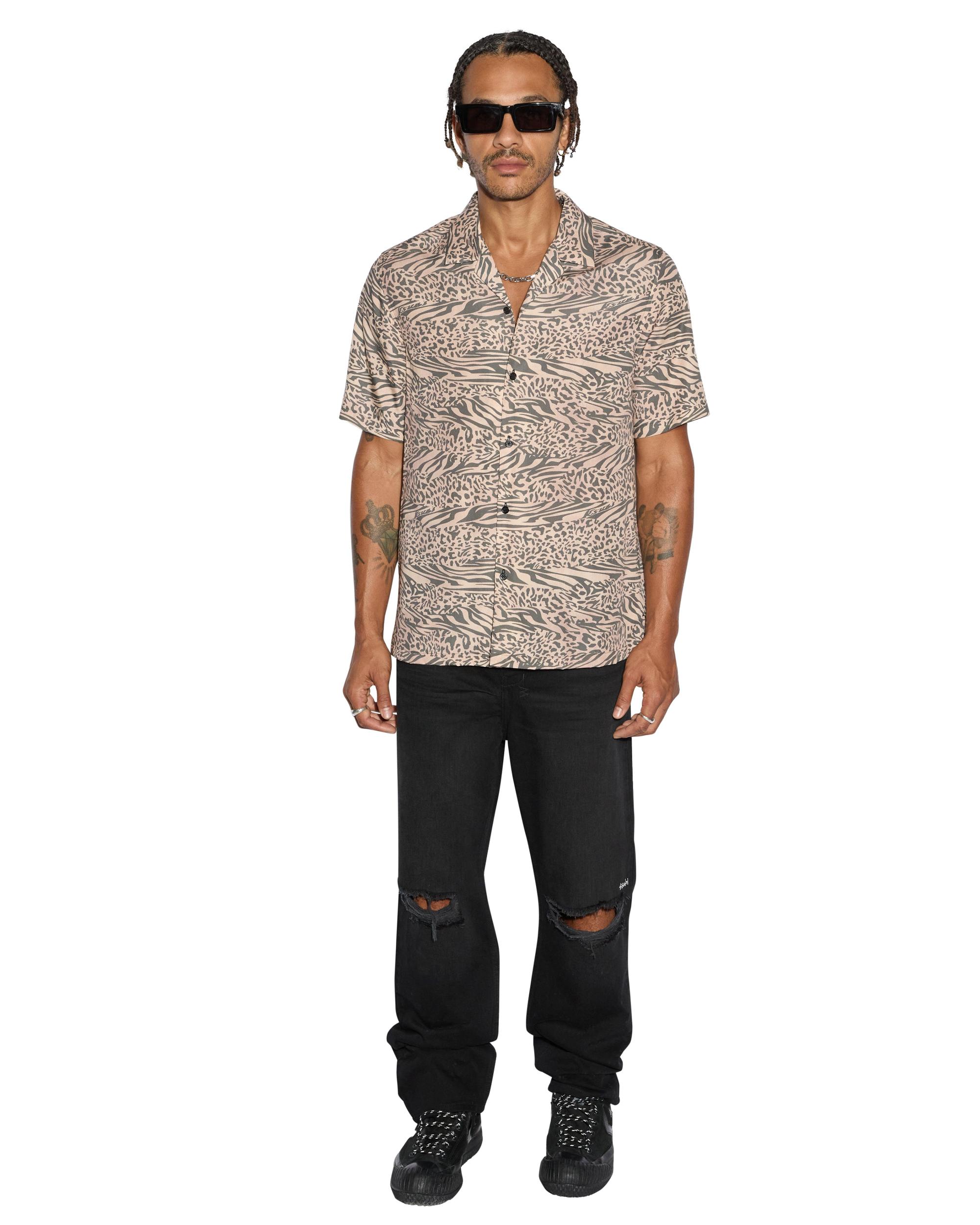 CONFUSED RESORT SS SHIRT LEO Male Product Image