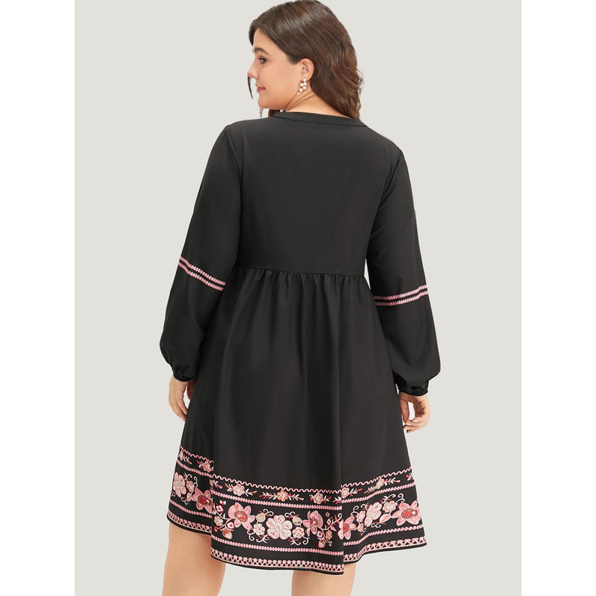 Plus Size Bandana Print Lantern Sleeve Pocket Dress Black Women Resort Elastic cuffs Round Neck Long Sleeve Curvy Knee Dress BloomChic 12/L Product Image