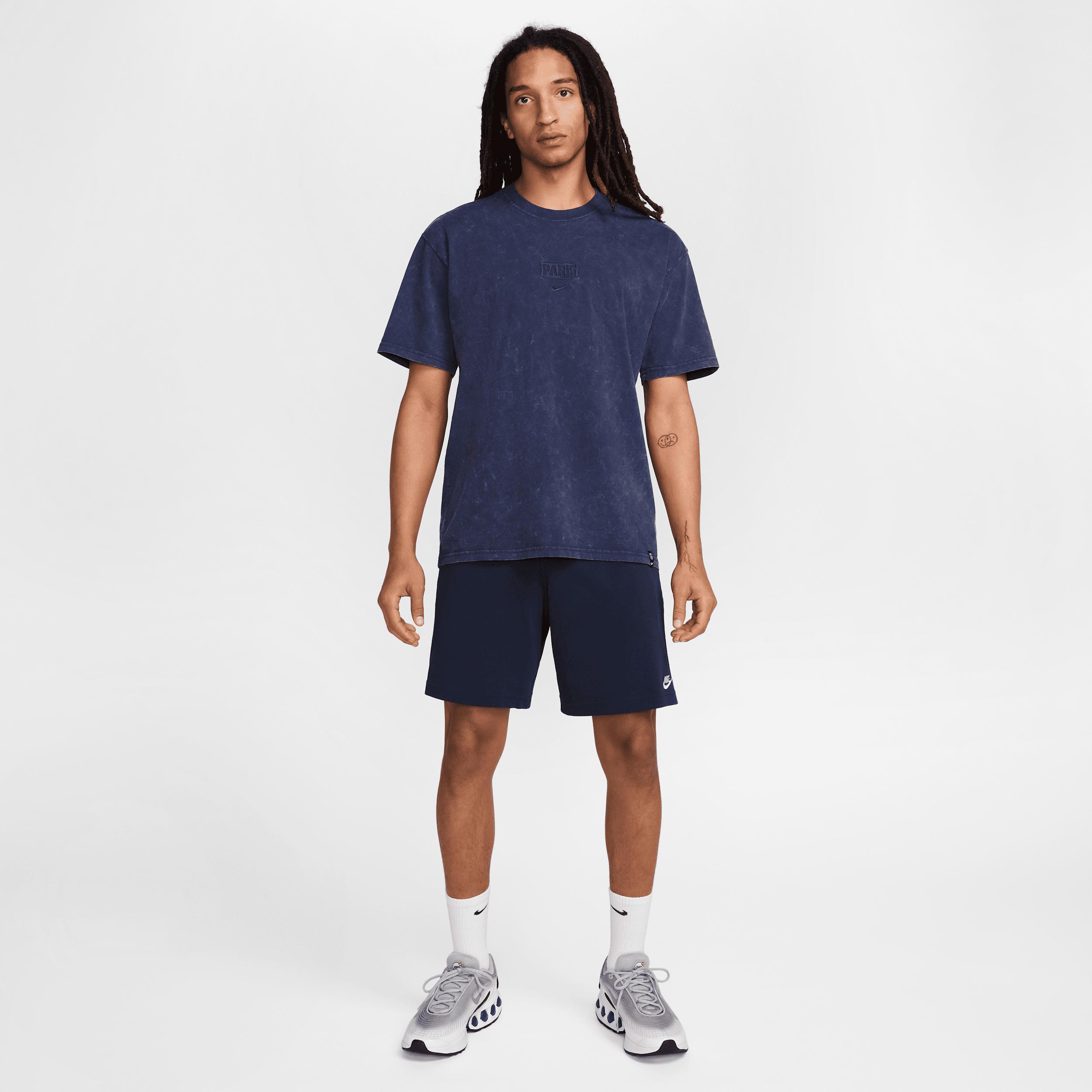 Paris Saint-Germain Premium Essentials Nike Men's Soccer T-Shirt Product Image
