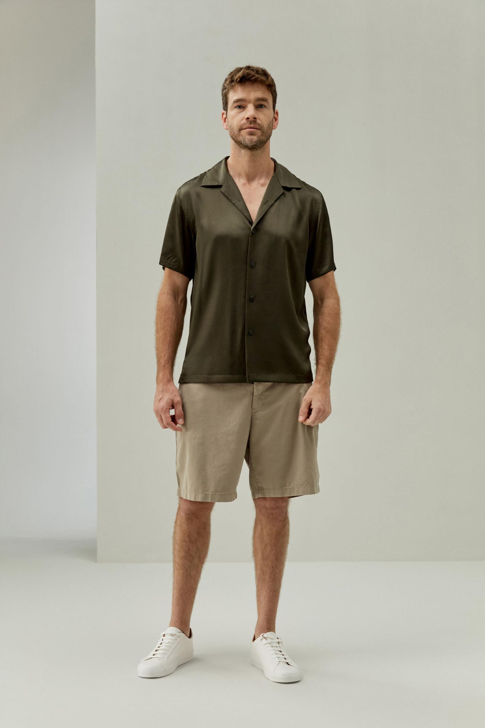 Men's Silk Camp Shirt Product Image