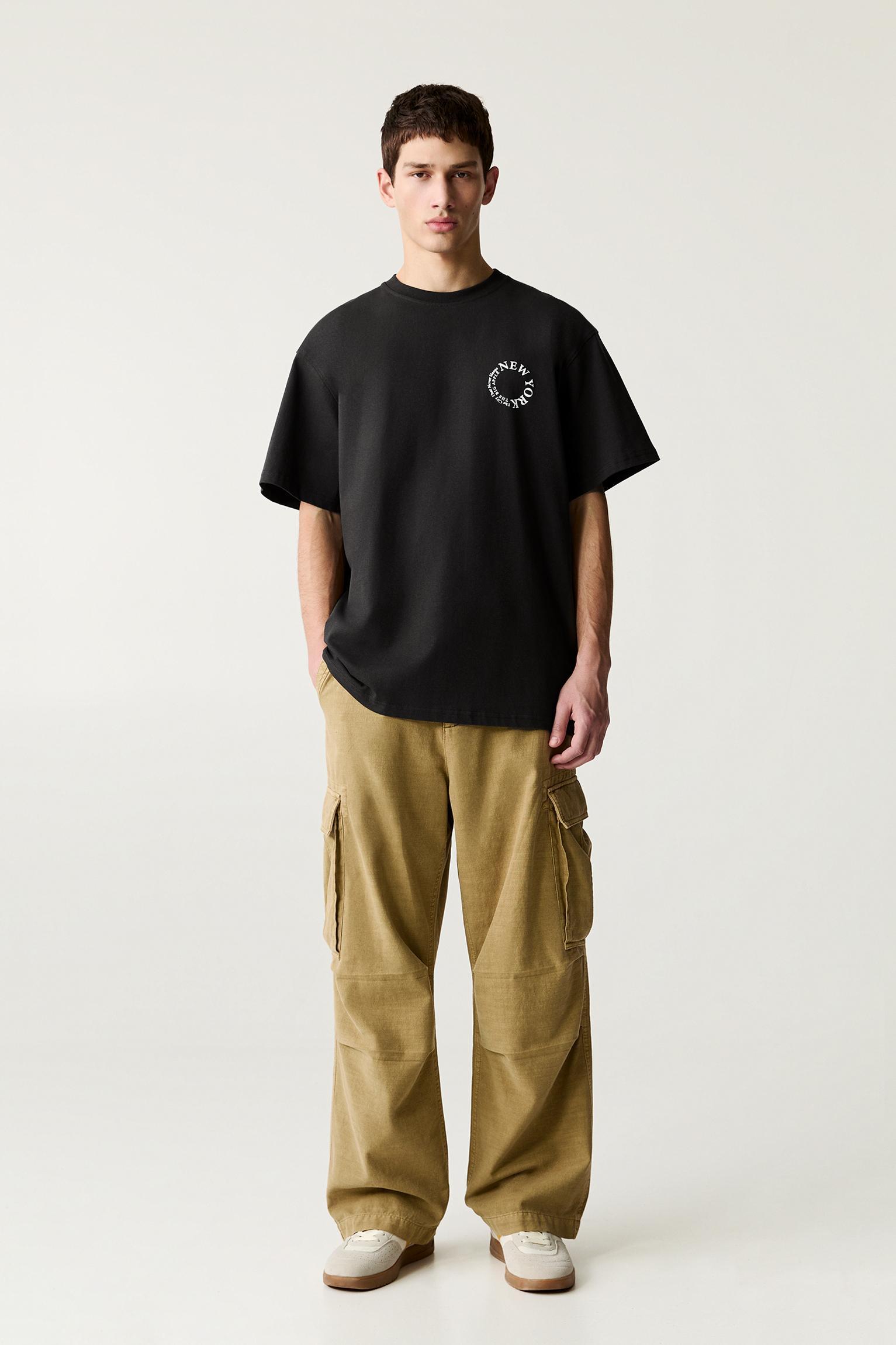 Black New York graphic T-shirt Product Image