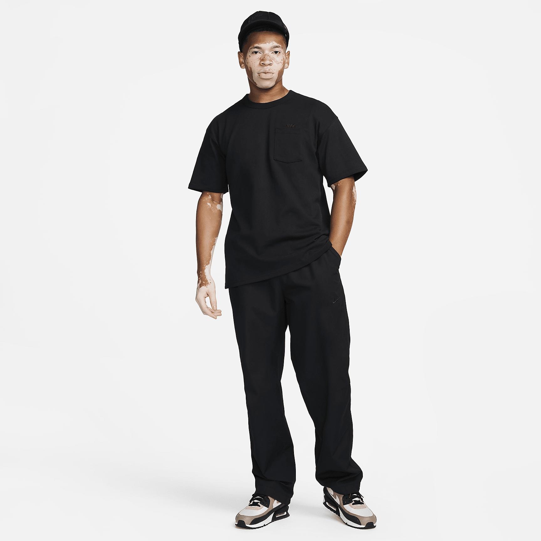 Nike Sportswear Premium Essentials Men's Pocket T-Shirt Product Image
