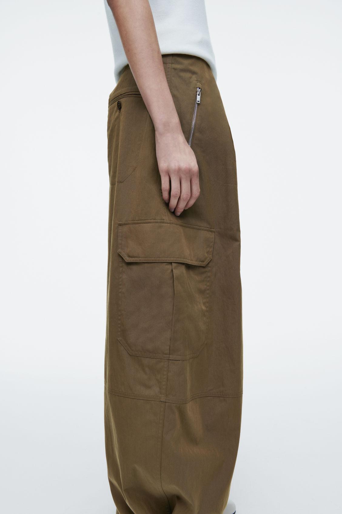 UTILITY BARREL-LEG PANTS Product Image