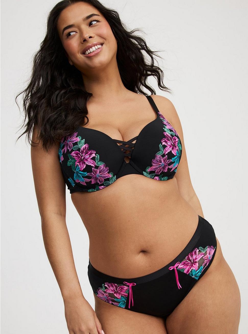 XO Plunge Push-Up Nova Lace Bra Product Image