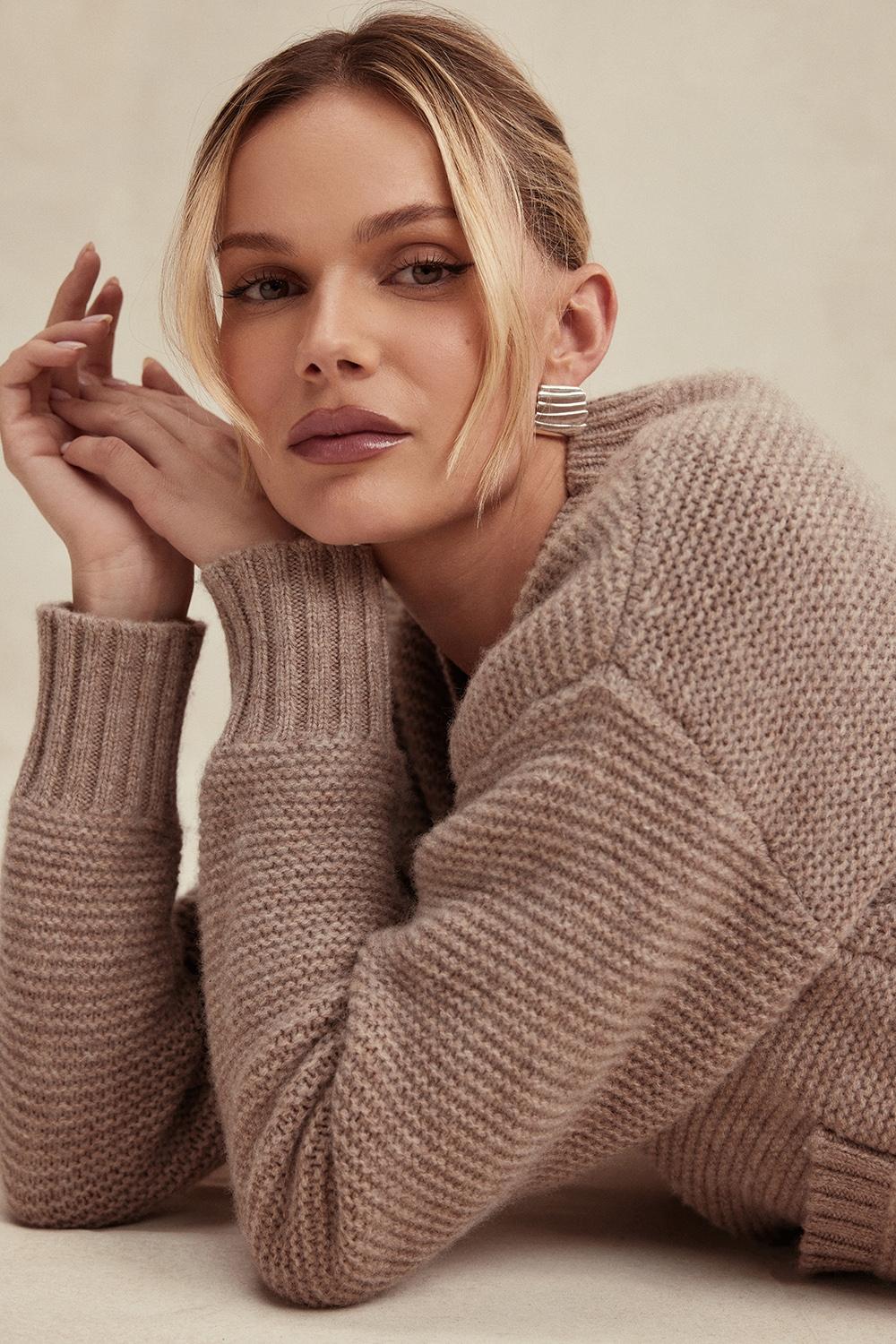 Alara  barley chunky natural wool cardigan - sale Product Image