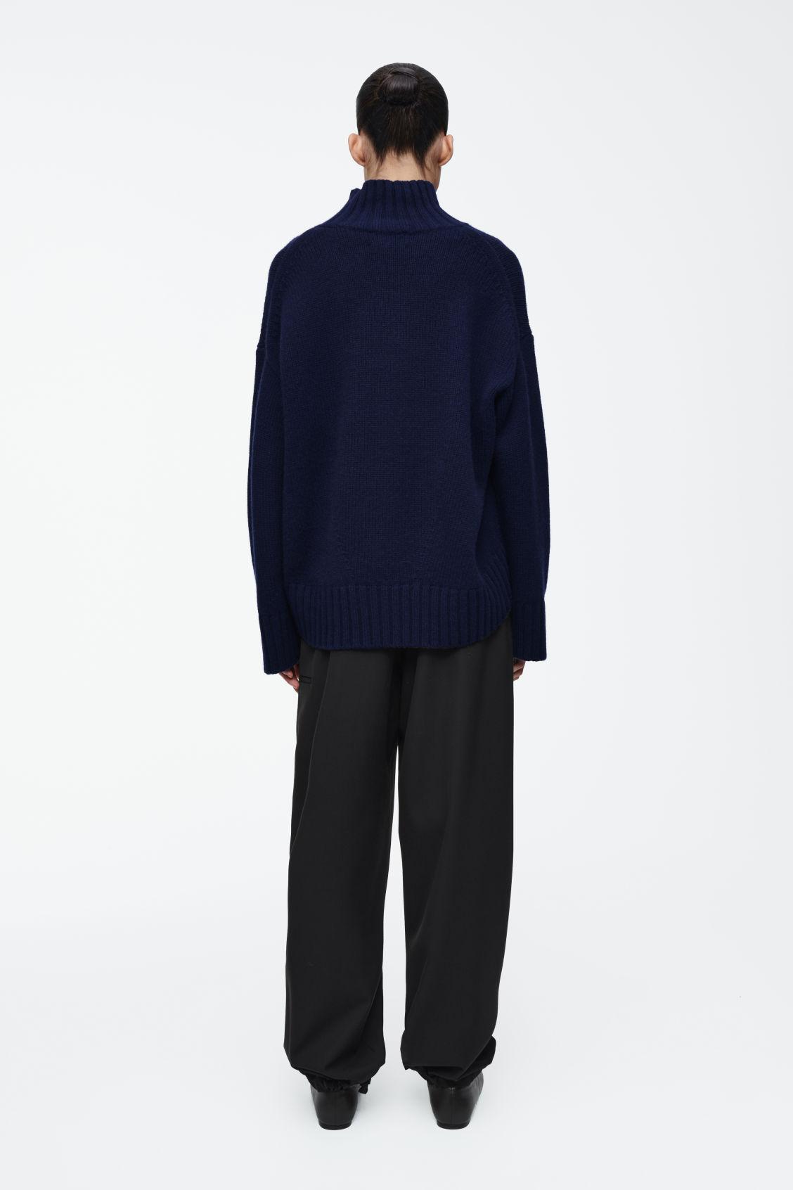 CHUNKY PURE CASHMERE TURTLENECK SWEATER Product Image