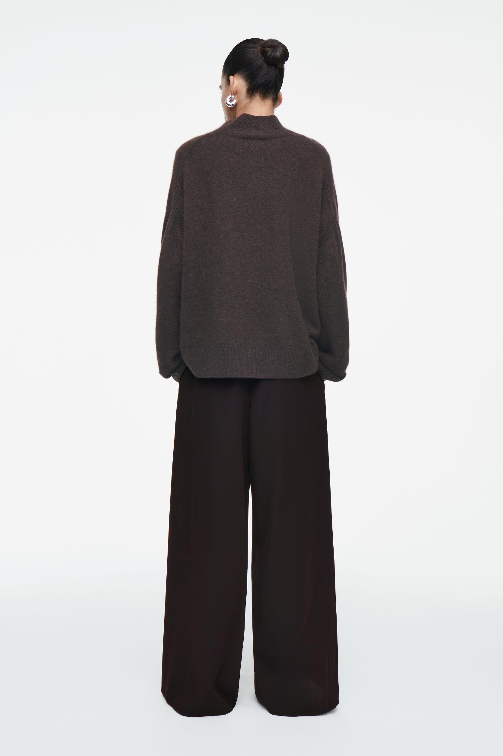RELAXED WOOL-BLEND WIDE-LEG PANTS Product Image