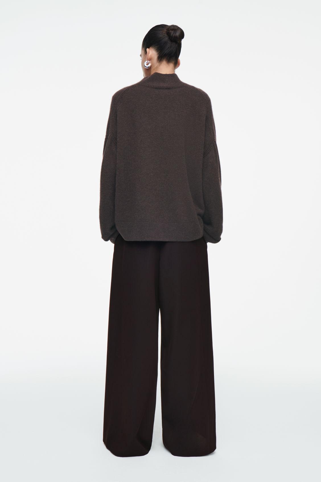 RELAXED WOOL-BLEND WIDE-LEG PANTS Product Image