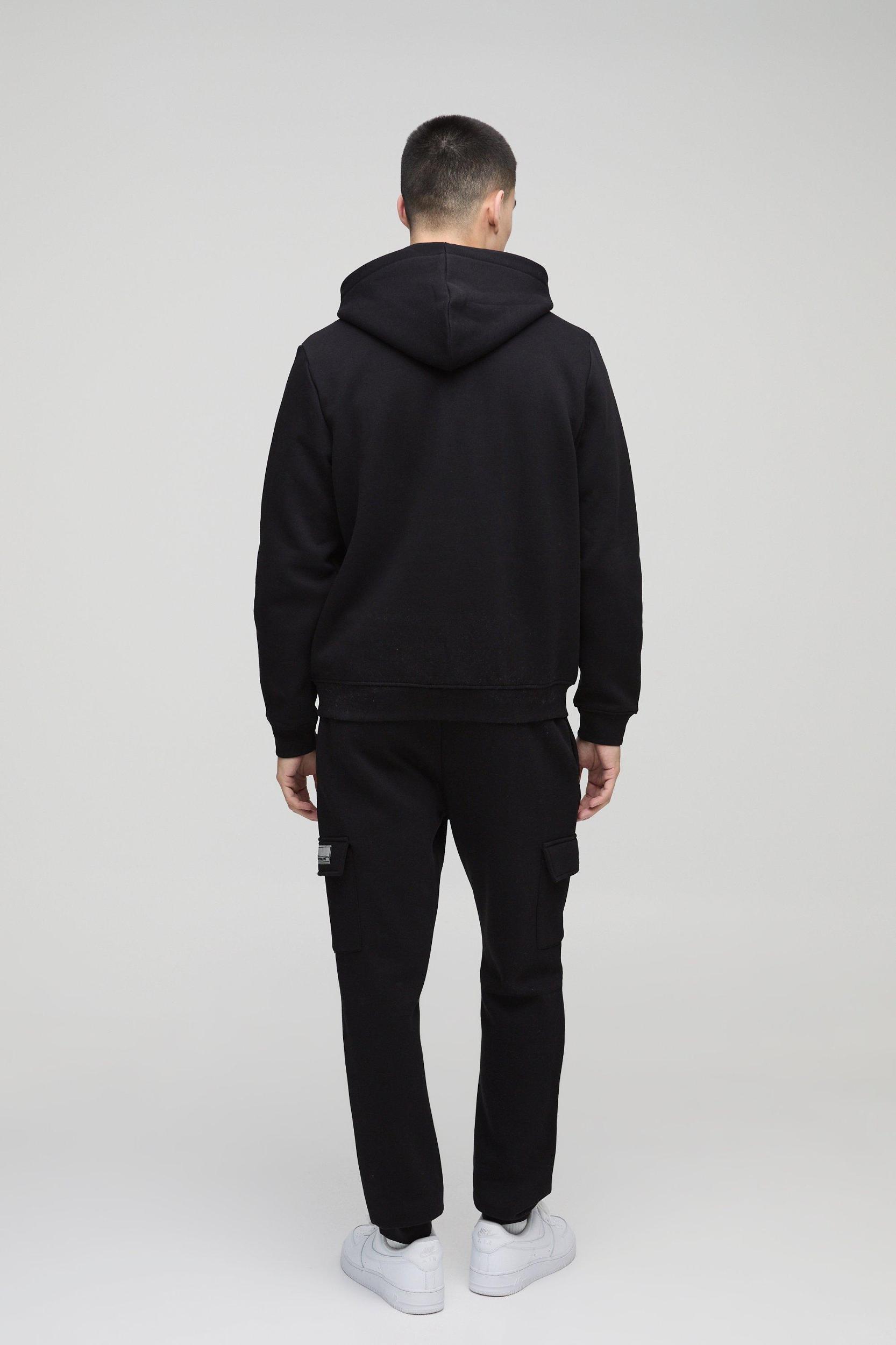 330GSM Slim Fit BM Signature Label Cargo Sweatpants | boohooMAN USA Product Image