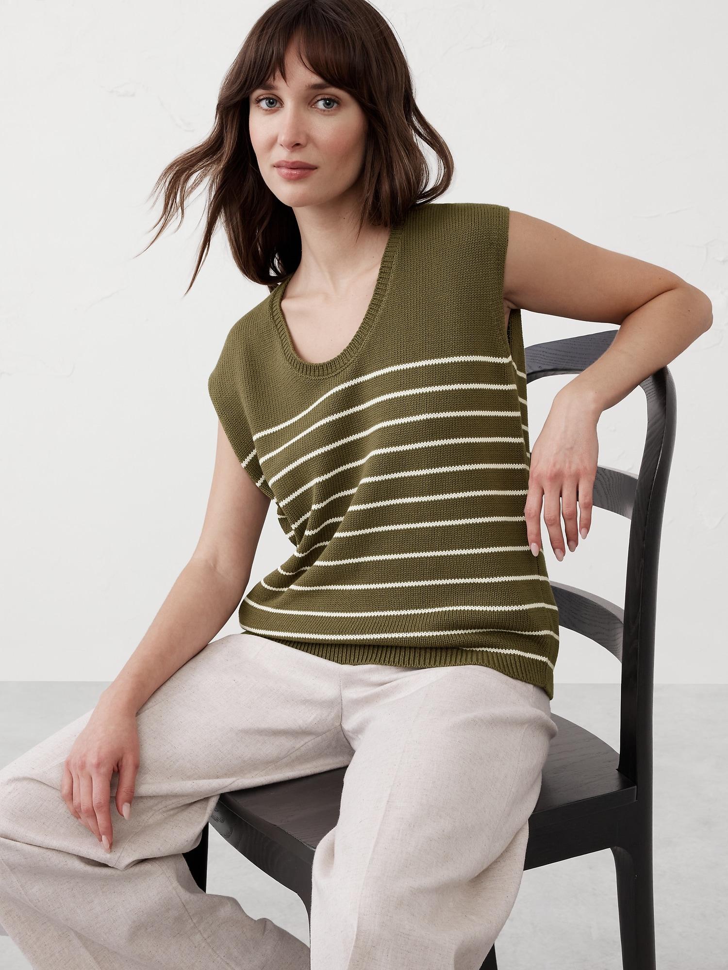 Scoop-Neck Pullover Sweater Product Image