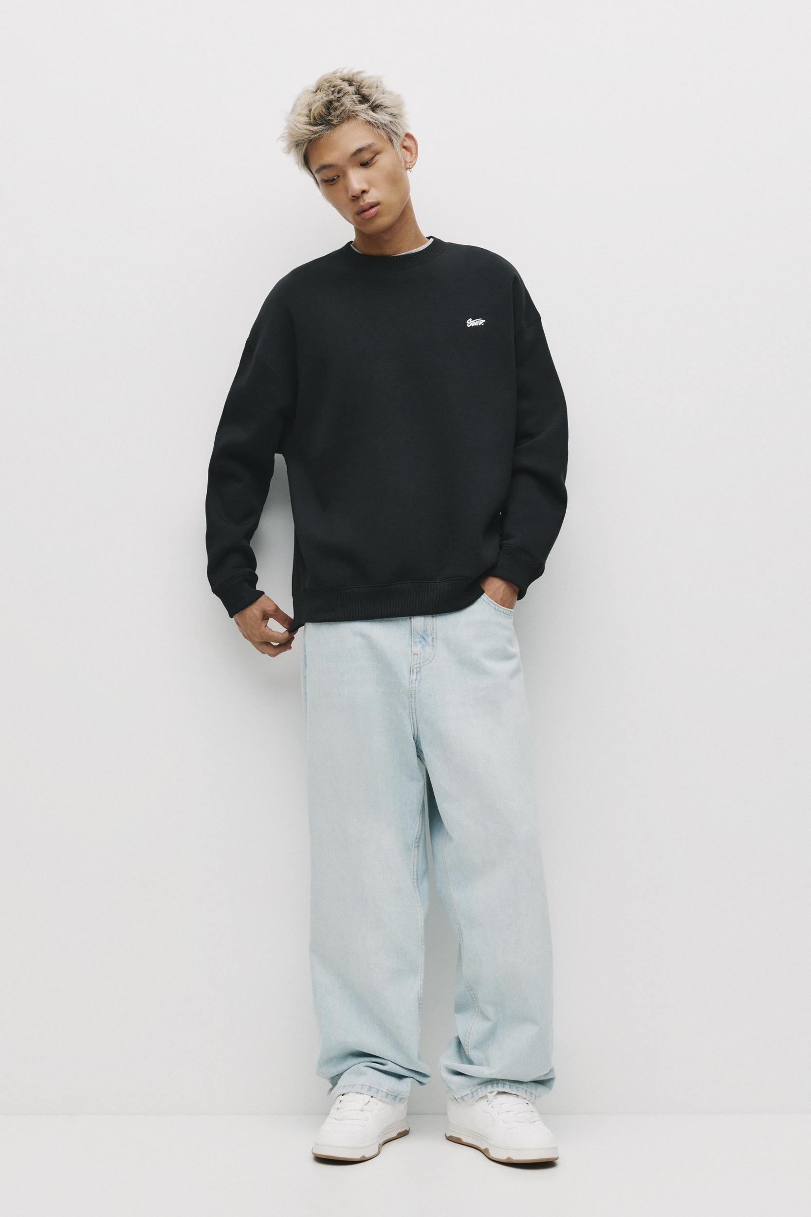 Round neck STWD sweatshirt Product Image