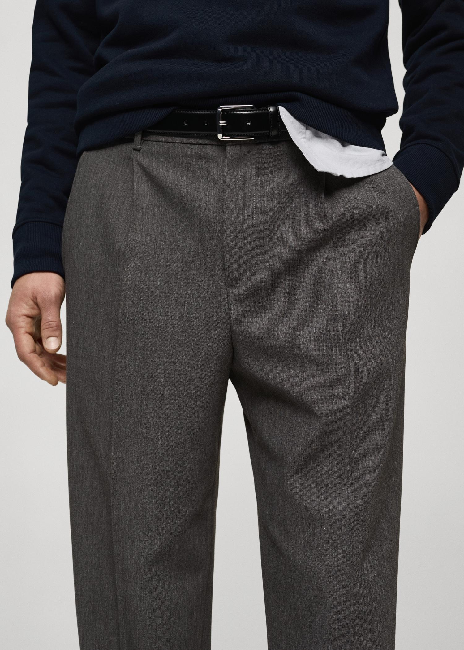 Straight-fit pleated pants - Men | MANGO USA Product Image