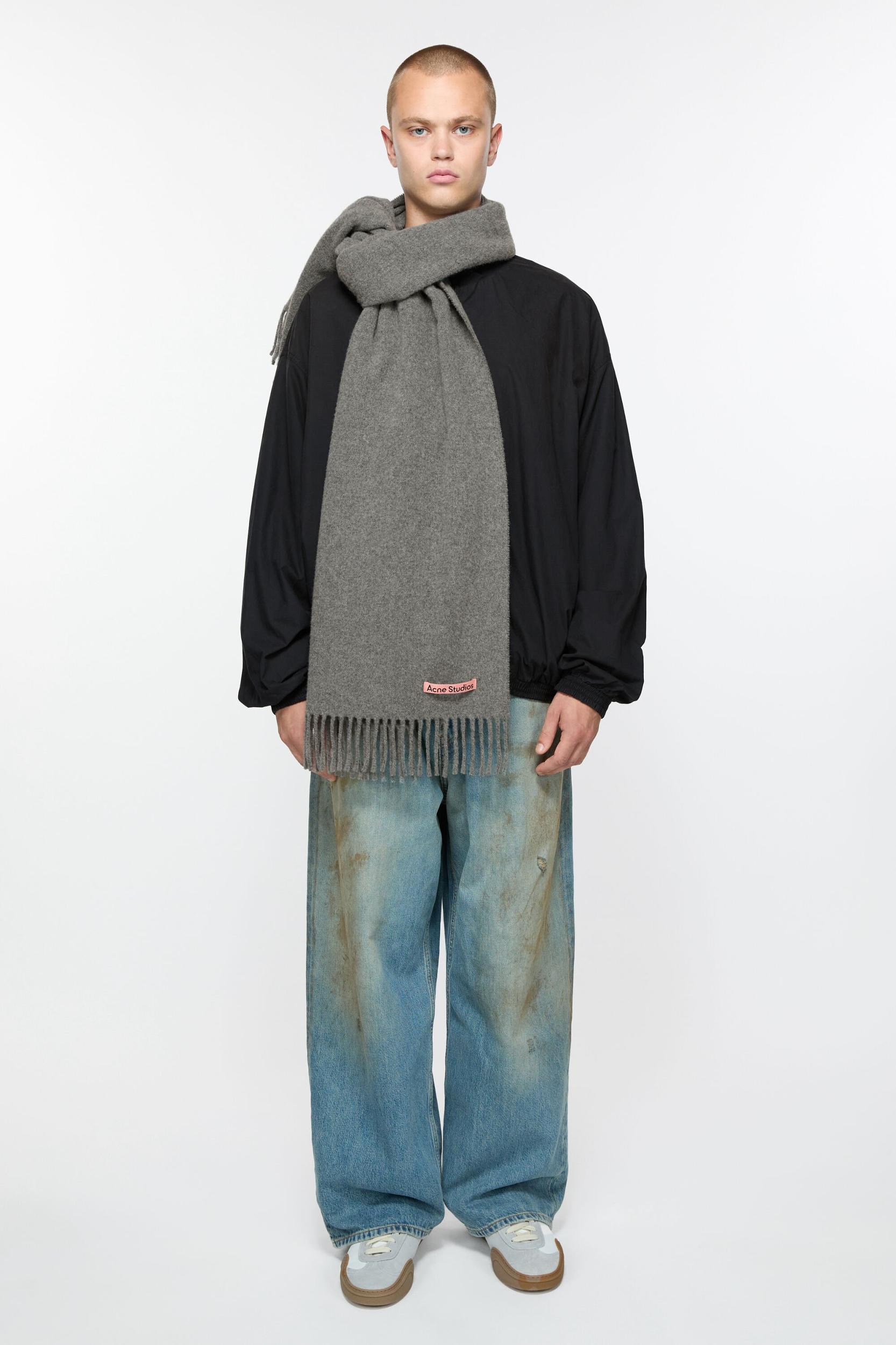 Cashmere fringe scarf - Narrow Product Image